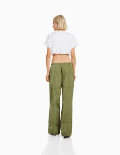 BERSHKA Pantalon parachute nylon Kaki Fashion