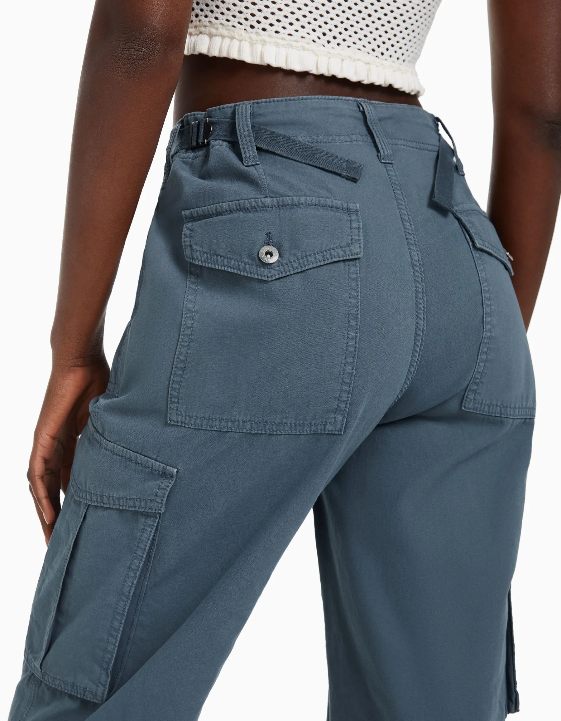 BERSHKA Pantalon straight cargo réglable Blanc Sale