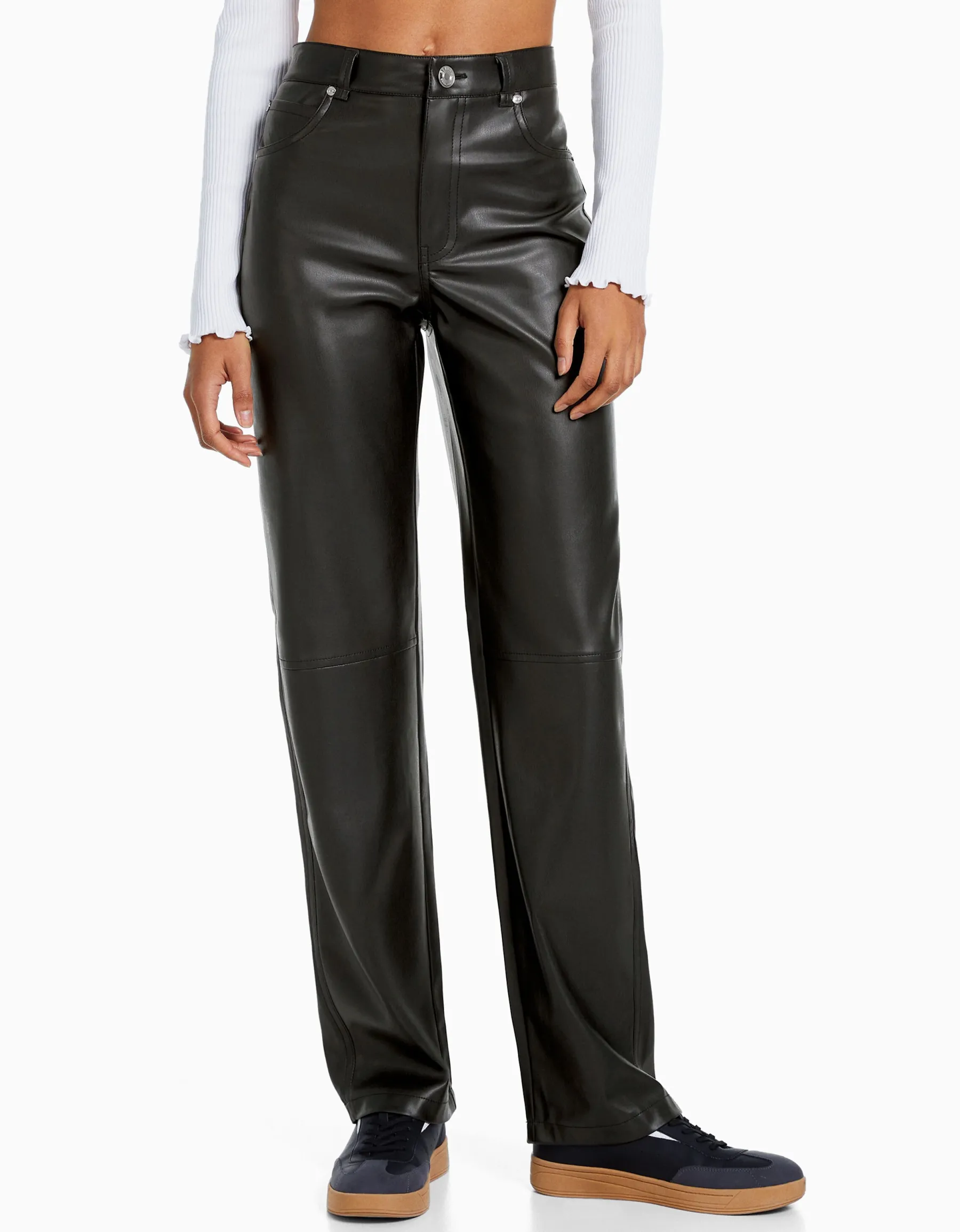 BERSHKA Pantalon straight slim similicuir Noir Hot