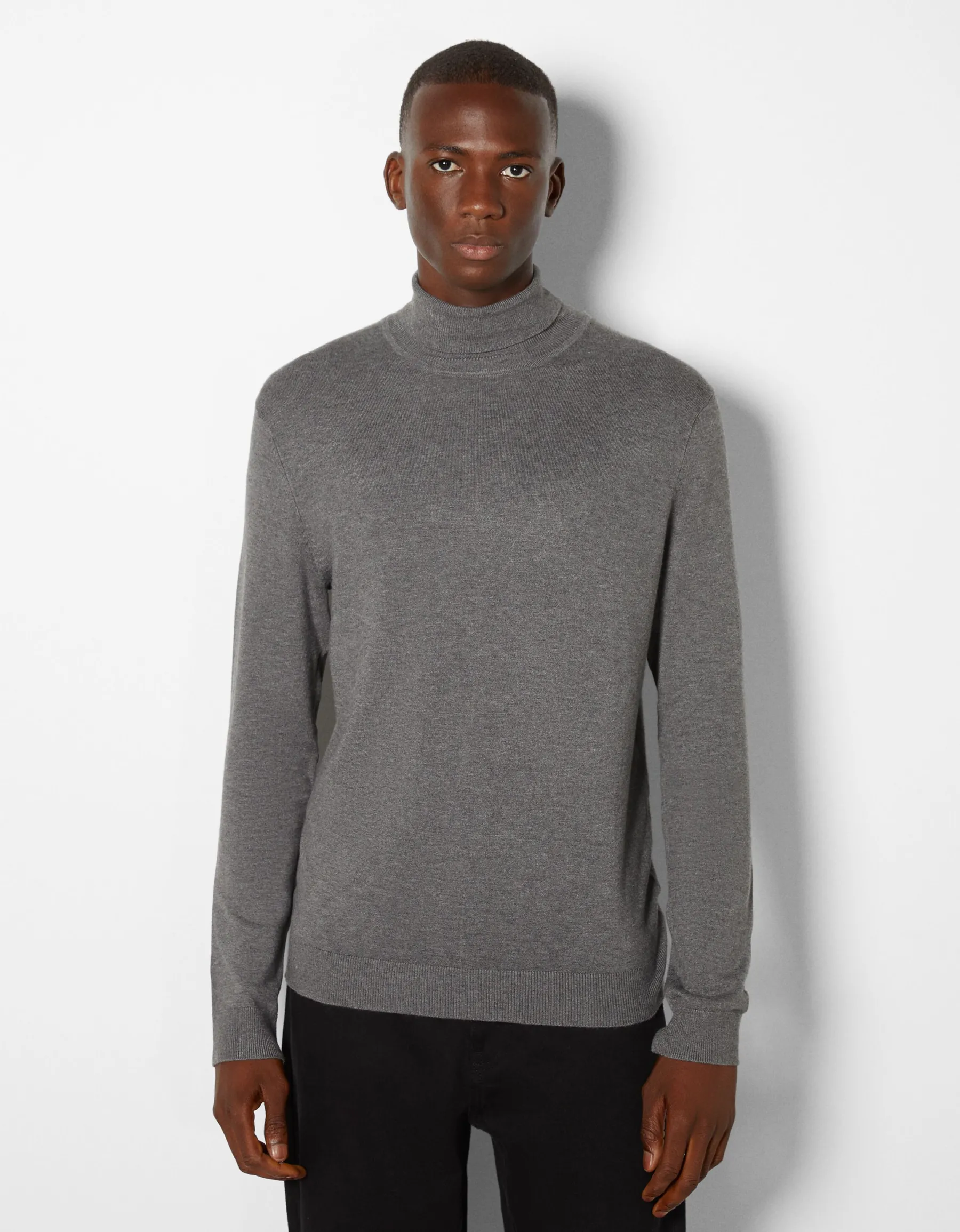 BERSHKA Pull bord-côte col roulé Noir Store