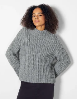 BERSHKA Pull col montant Blanc Fashion