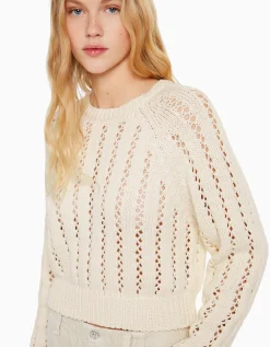 BERSHKA Pull cropped col rond ajours Écru Shop