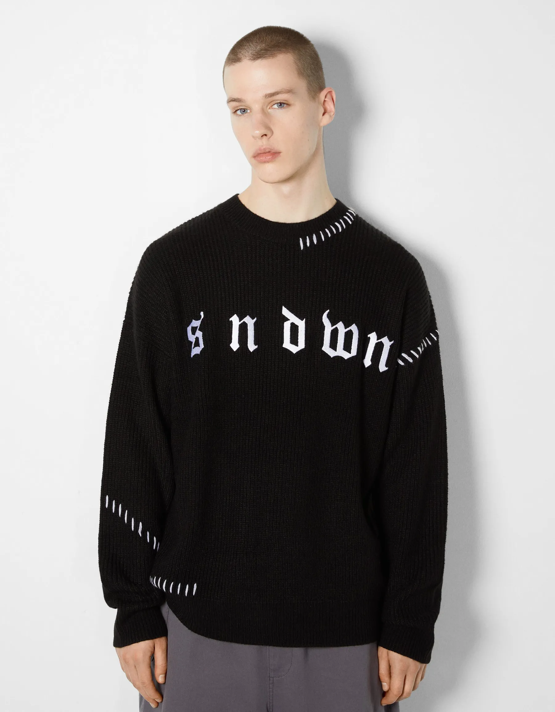 BERSHKA Pull gothique Noir Cheap