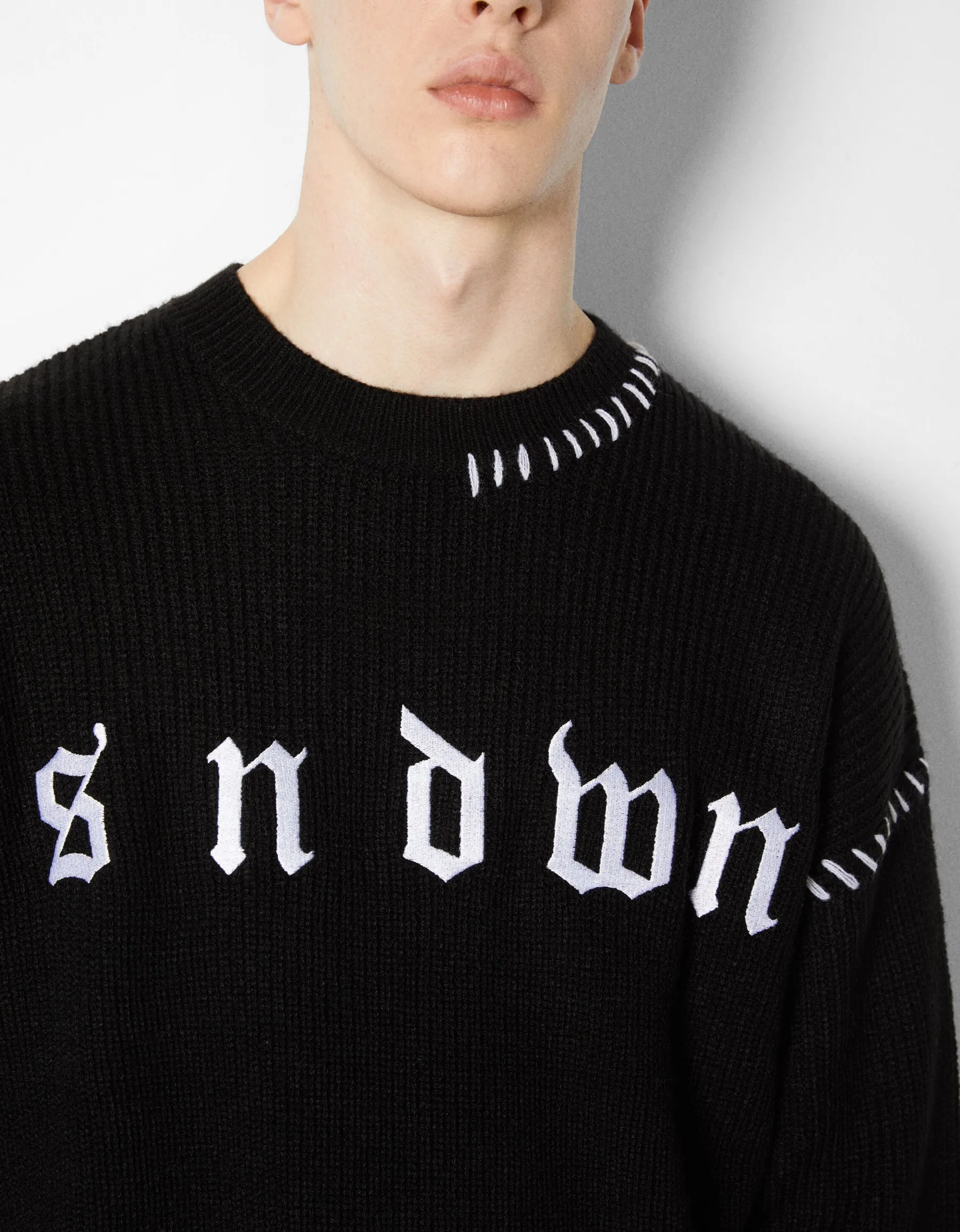 BERSHKA Pull gothique Noir Cheap