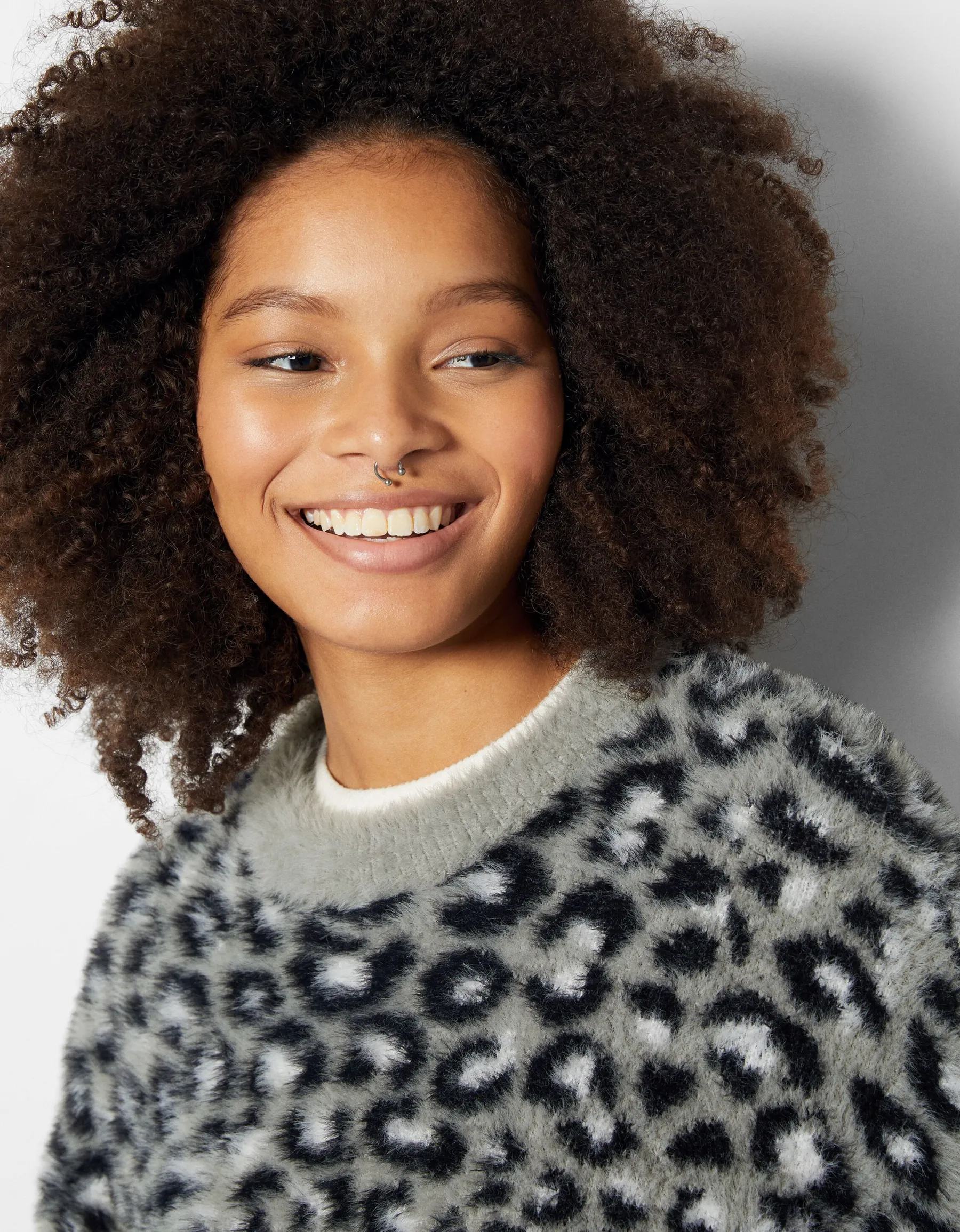 BERSHKA Pull jacquard imprimé animal Gris New