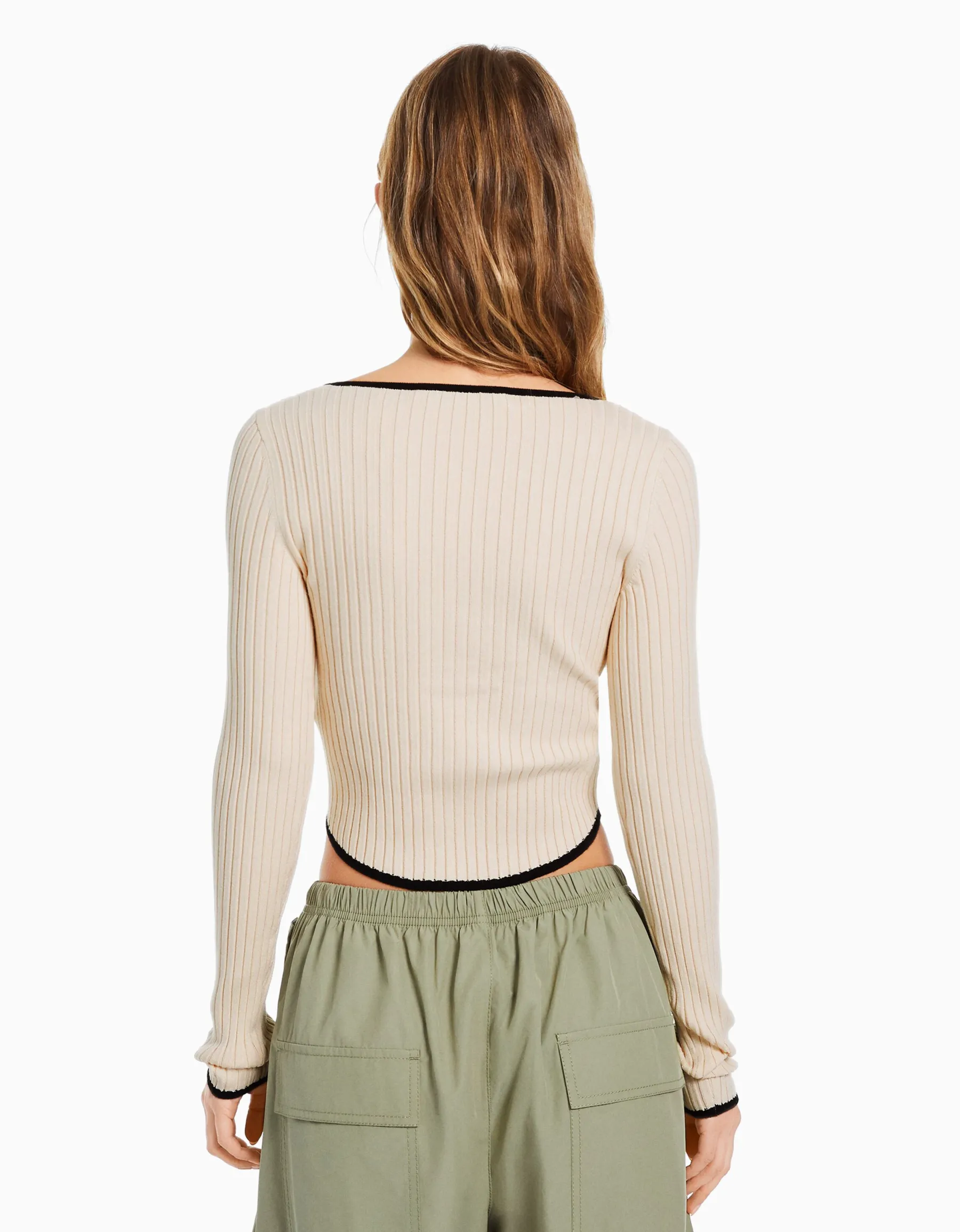 BERSHKA Pull manches longues col nœud bord-côte Écru Store