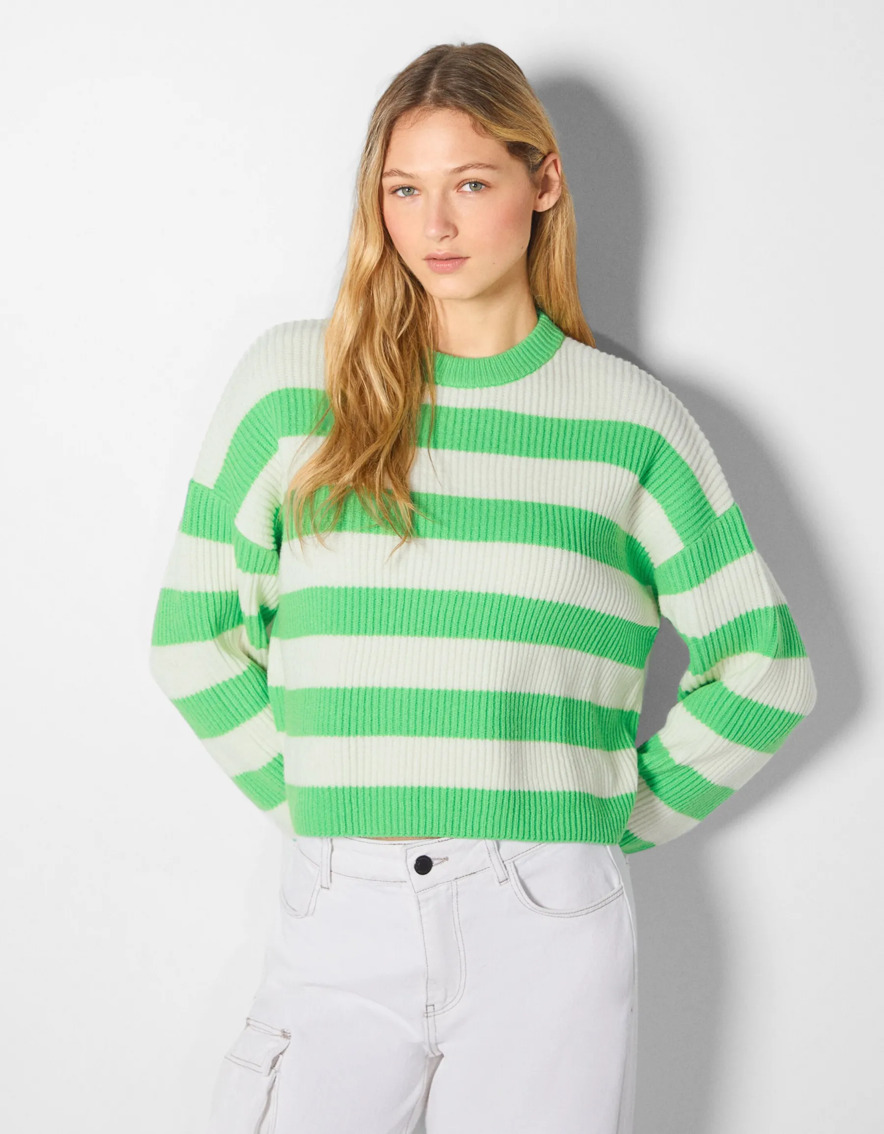BERSHKA Pull rayé à col rond Vert Best