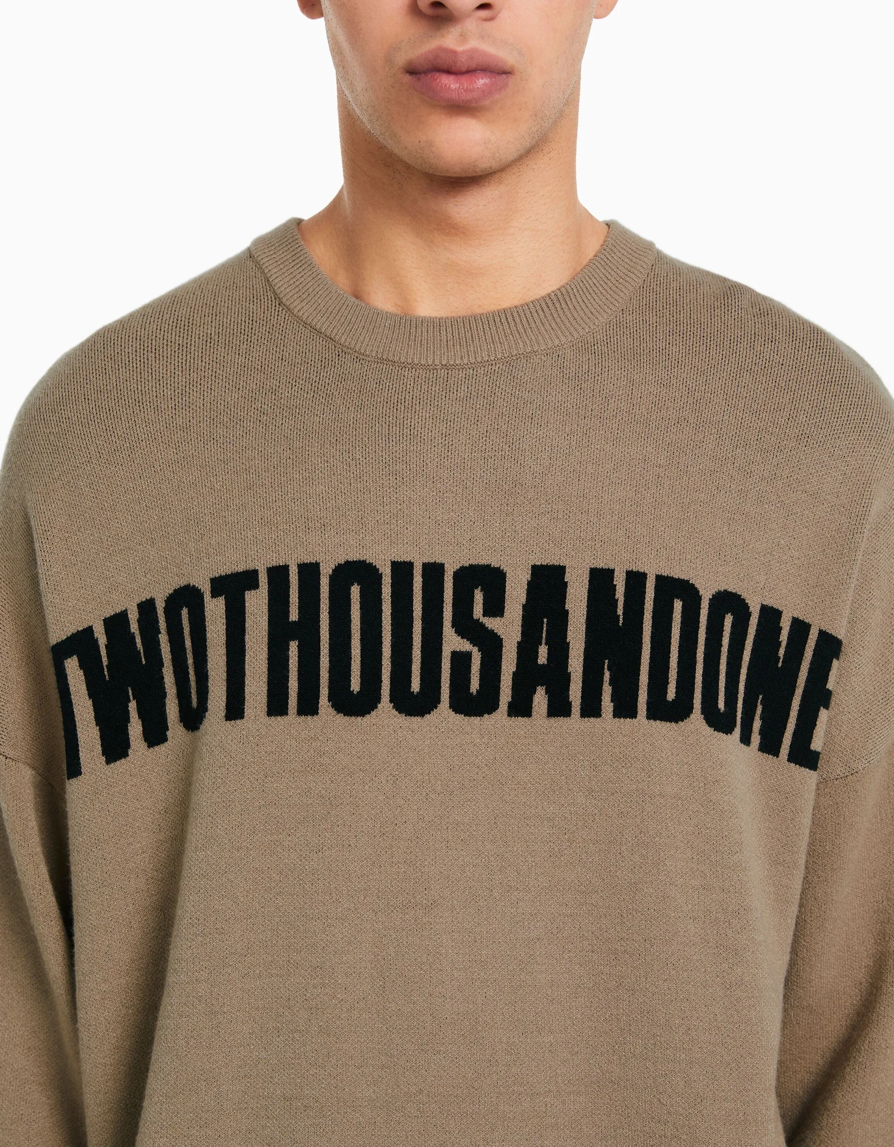 BERSHKA Pull texte Marron Fashion