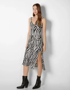 BERSHKA Robe midi bretelles fines double satinée Noir Best Sale