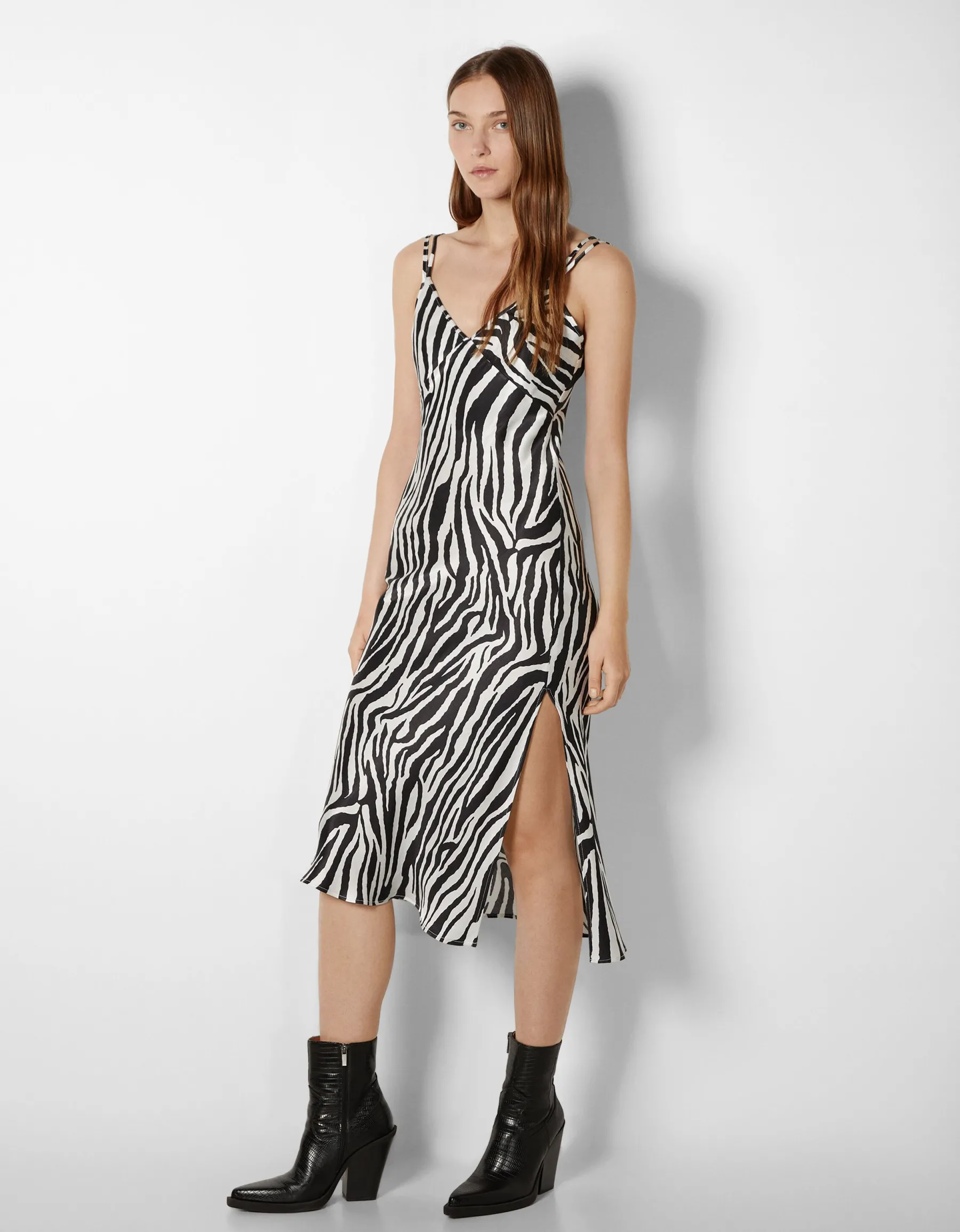 BERSHKA Robe midi bretelles fines double satinée Noir Best Sale