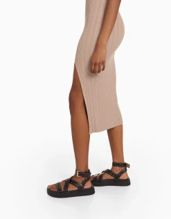 BERSHKA Robe midi sans manches maille Sable Outlet