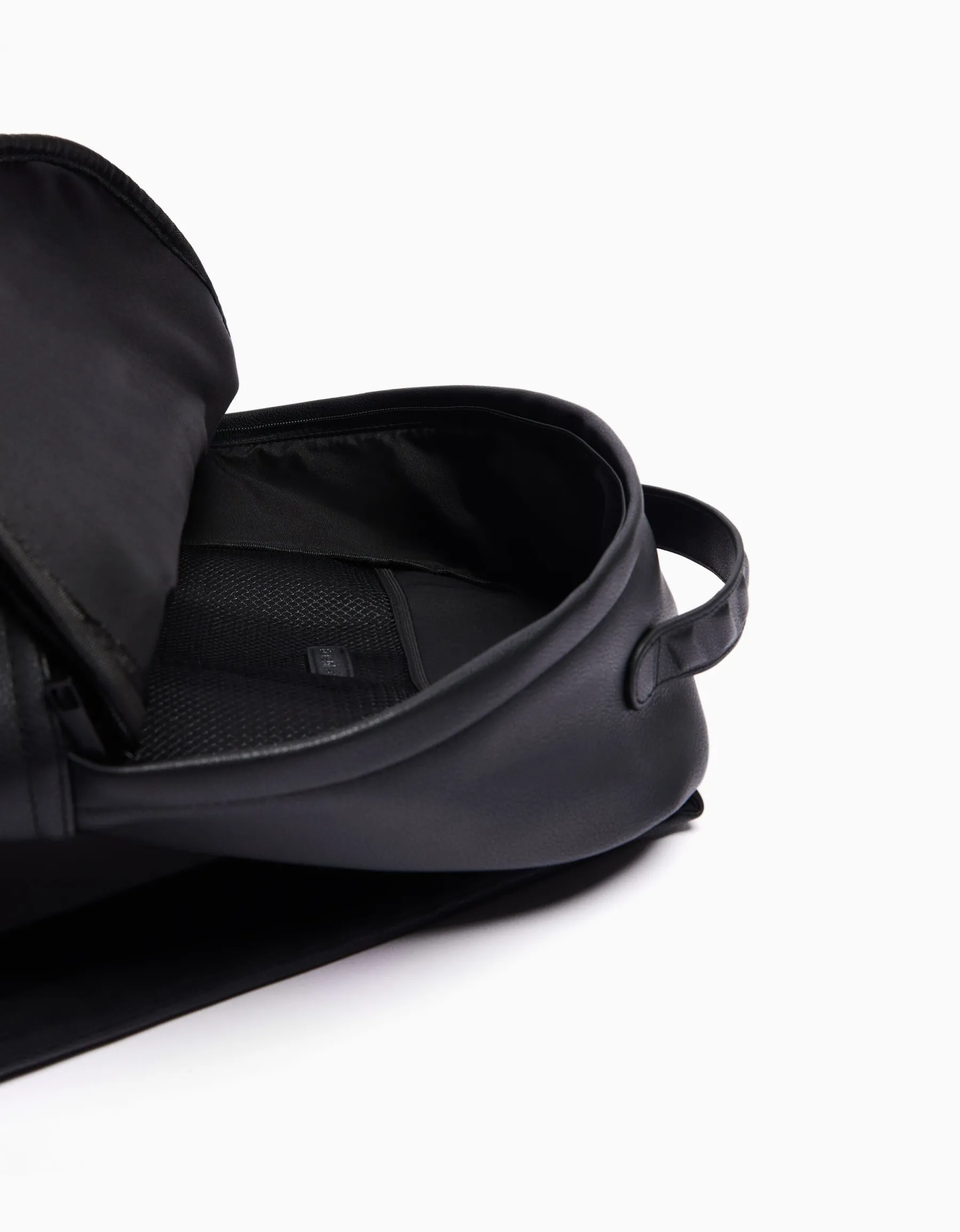 BERSHKA Sac à dos effet cuir Noir Sale