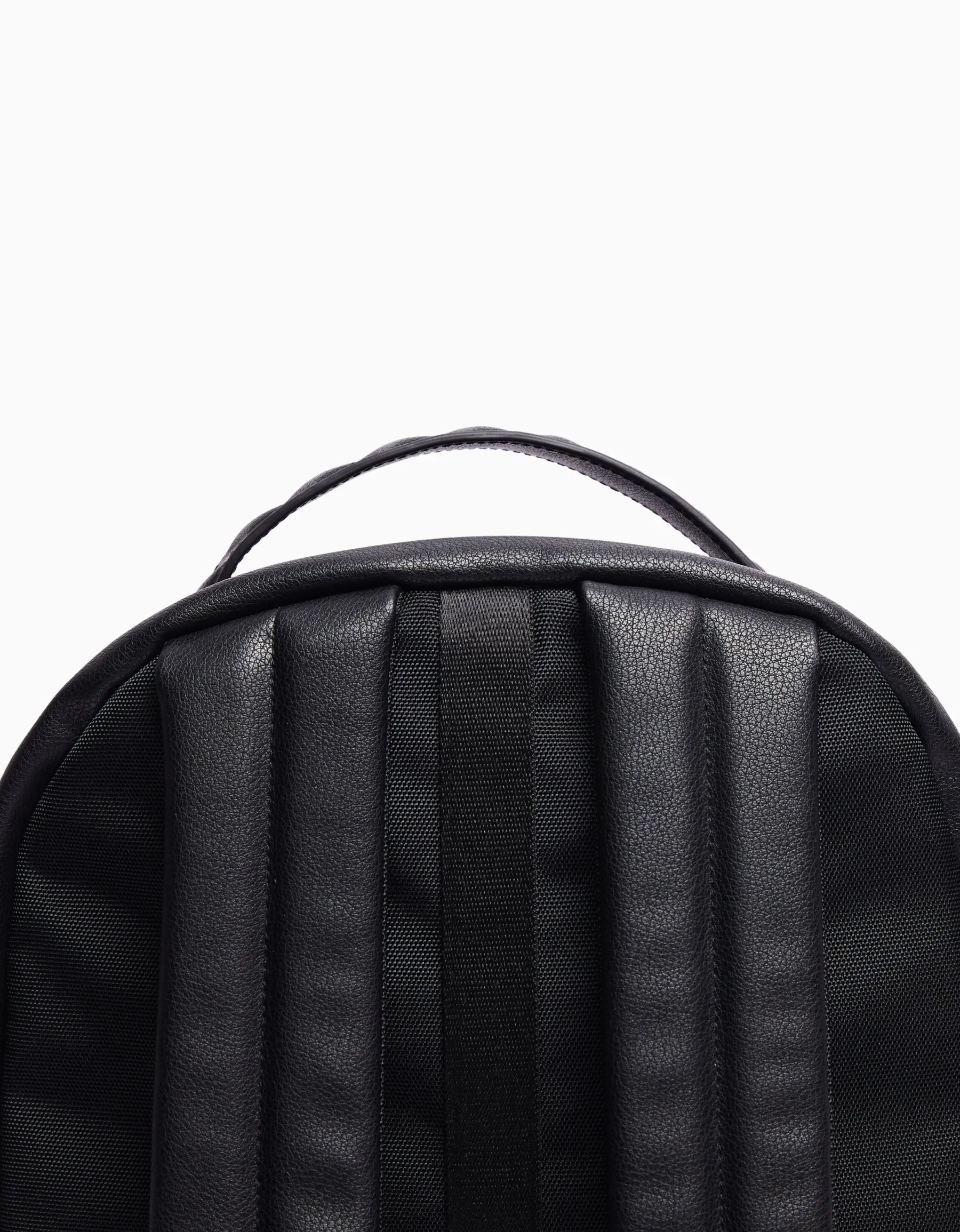 BERSHKA Sac à dos effet cuir Noir Sale