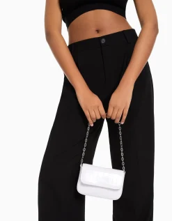 BERSHKA Sac anses chaînes effet verni Blanc Sale