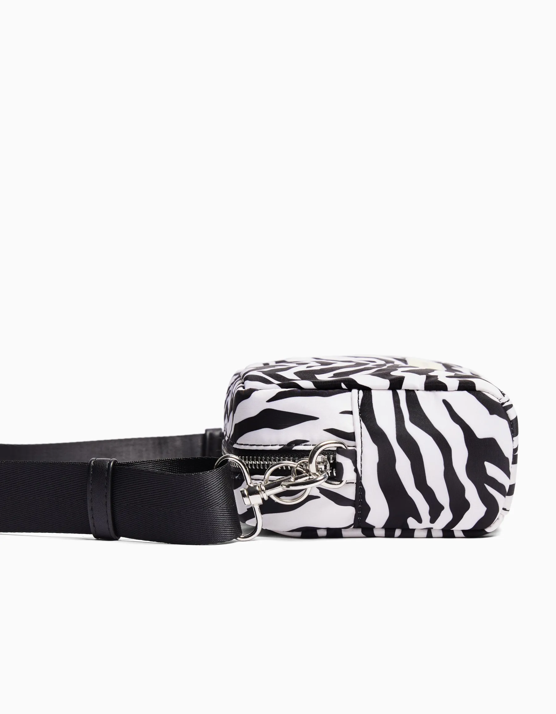 BERSHKA Sac besace imprimé zèbre Noir Hot