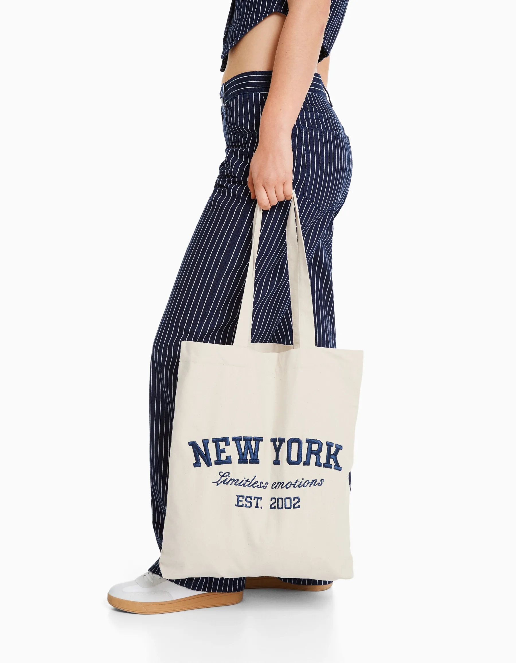 BERSHKA Sac cabas toile imprimé Écru Cheap
