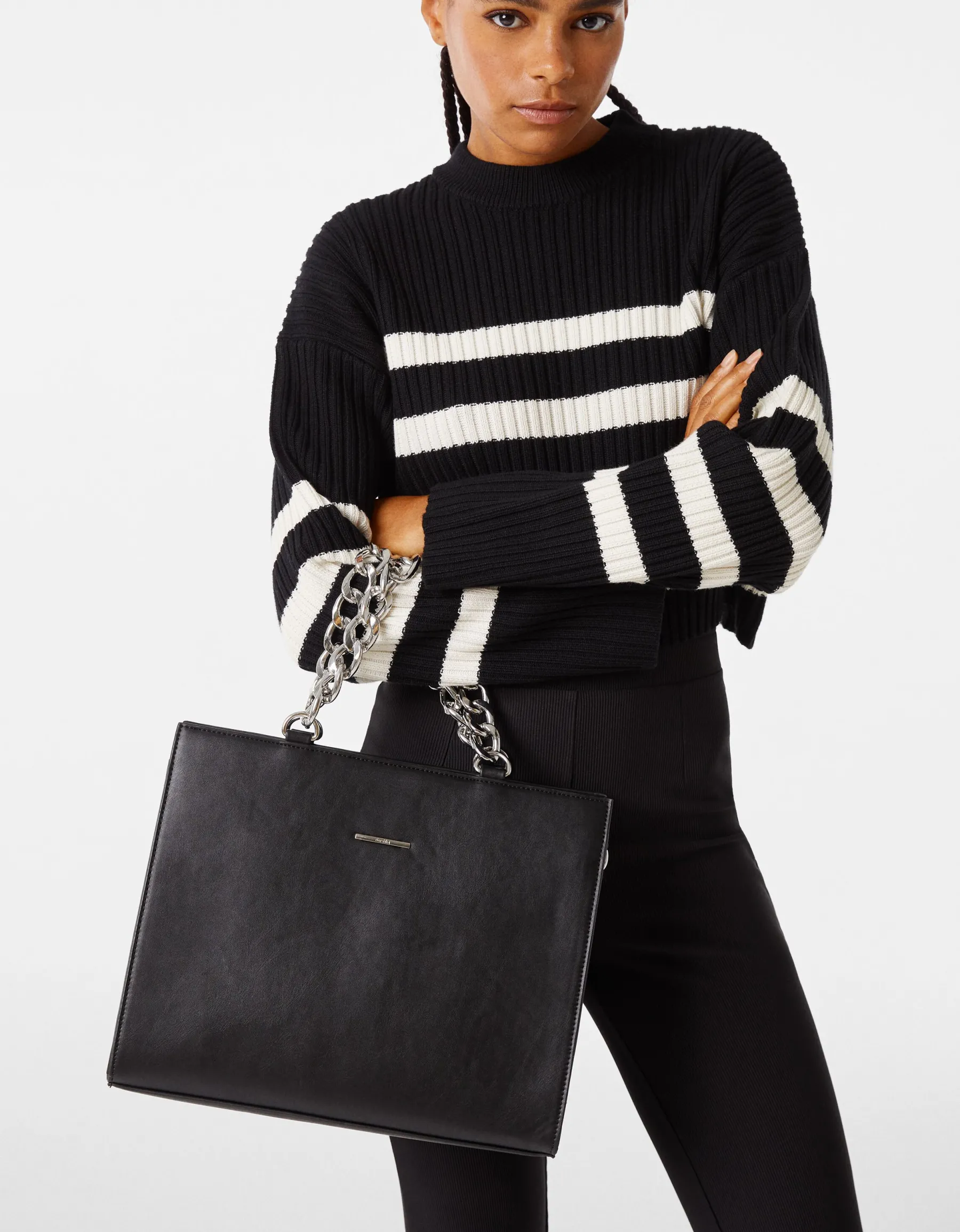 BERSHKA Sac chaîne chunky Noir Store