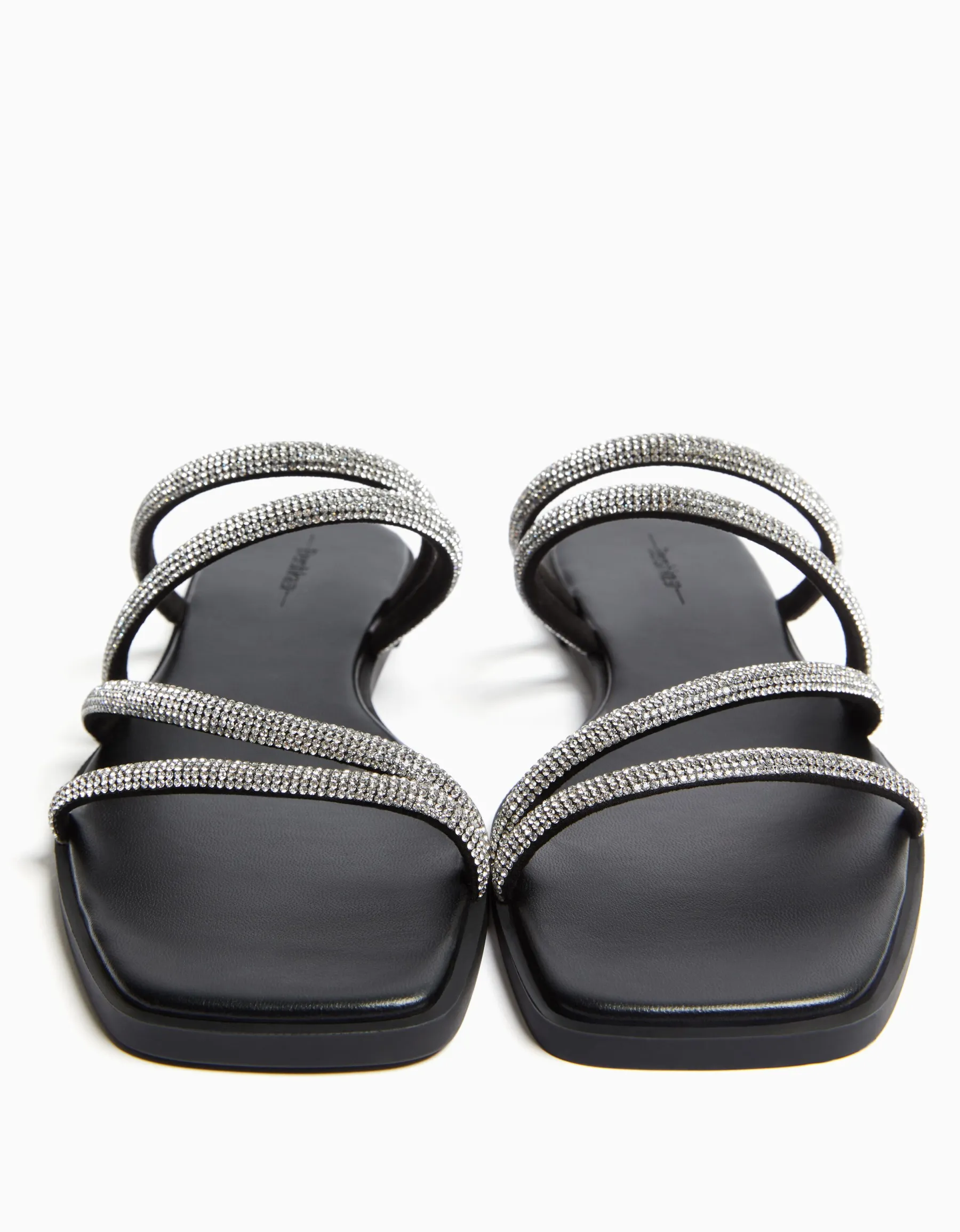 BERSHKA Sandales plate brillantes Noir Outlet