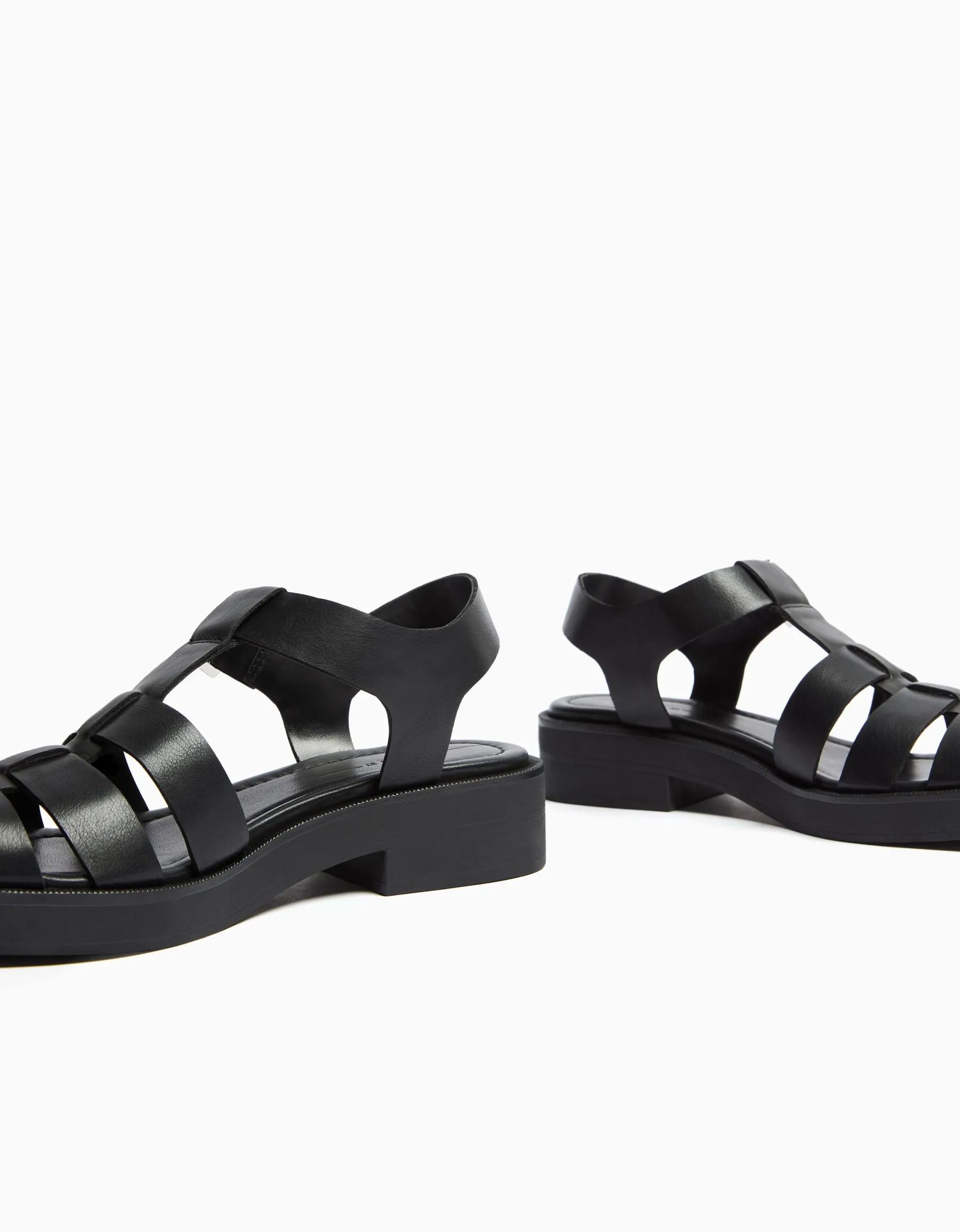 BERSHKA Sandales plates à lanières Noir Cheap