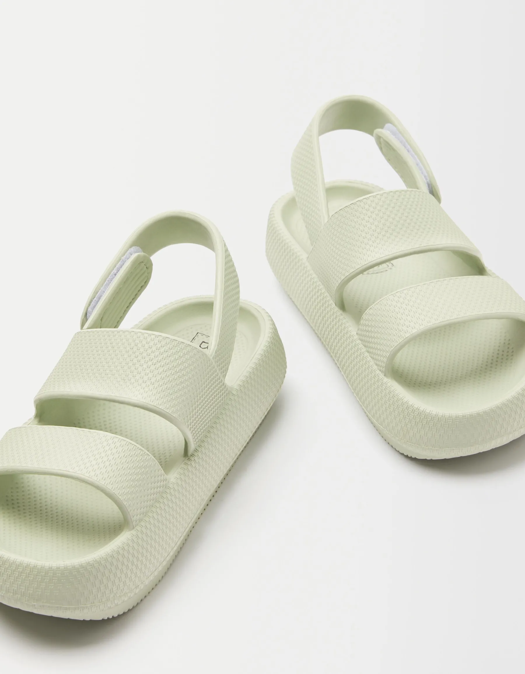 BERSHKA Sandales plates caoutchoutées Kaki Shop