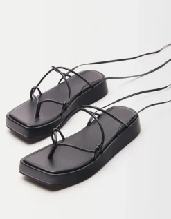 BERSHKA Sandales plates plateforme brides cheville Noir Clearance