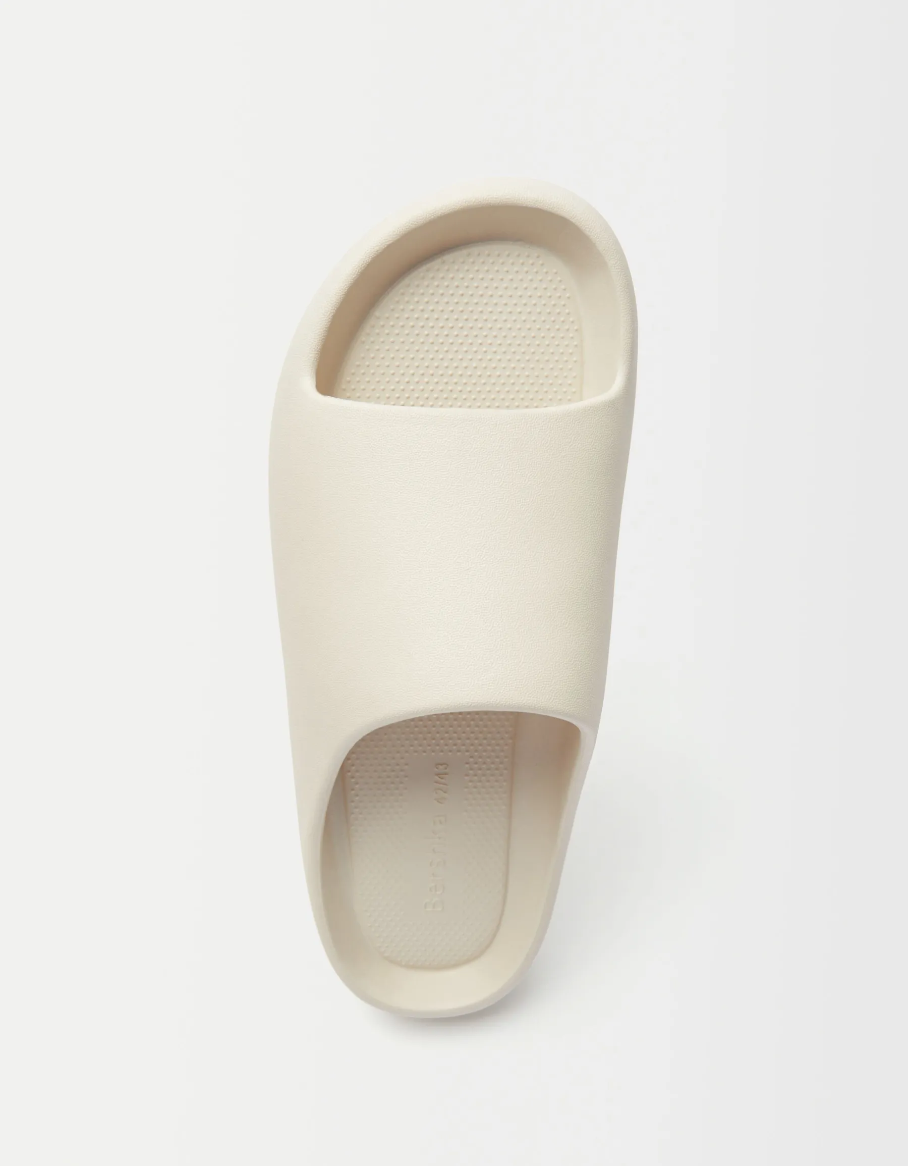 BERSHKA Sandales plates texturées homme Sable Hot