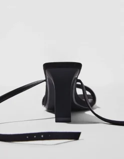 BERSHKA Sandales talon métallisées boucle de cheville Noir Best Sale