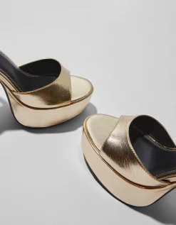 BERSHKA Sandales talon platefme métallisées Or Cheap