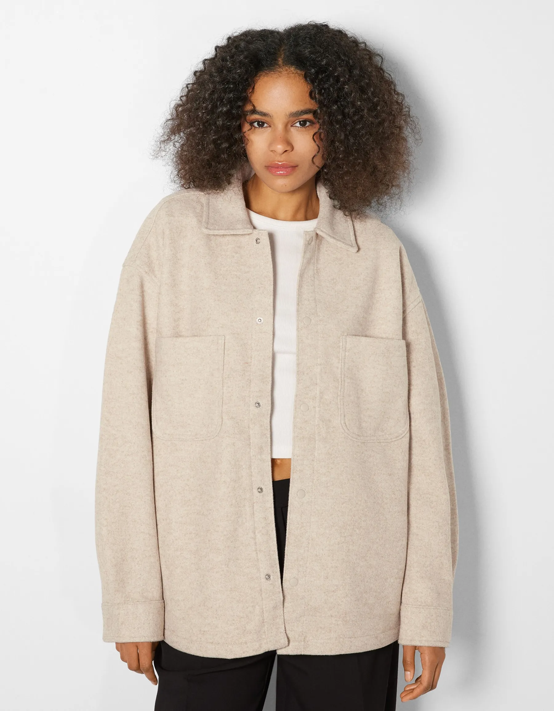 BERSHKA Surchemise basique Sable Outlet