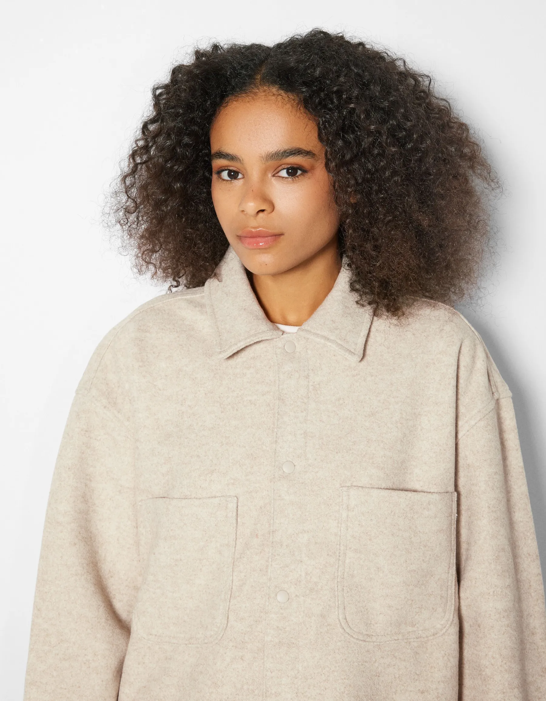 BERSHKA Surchemise basique Sable Outlet