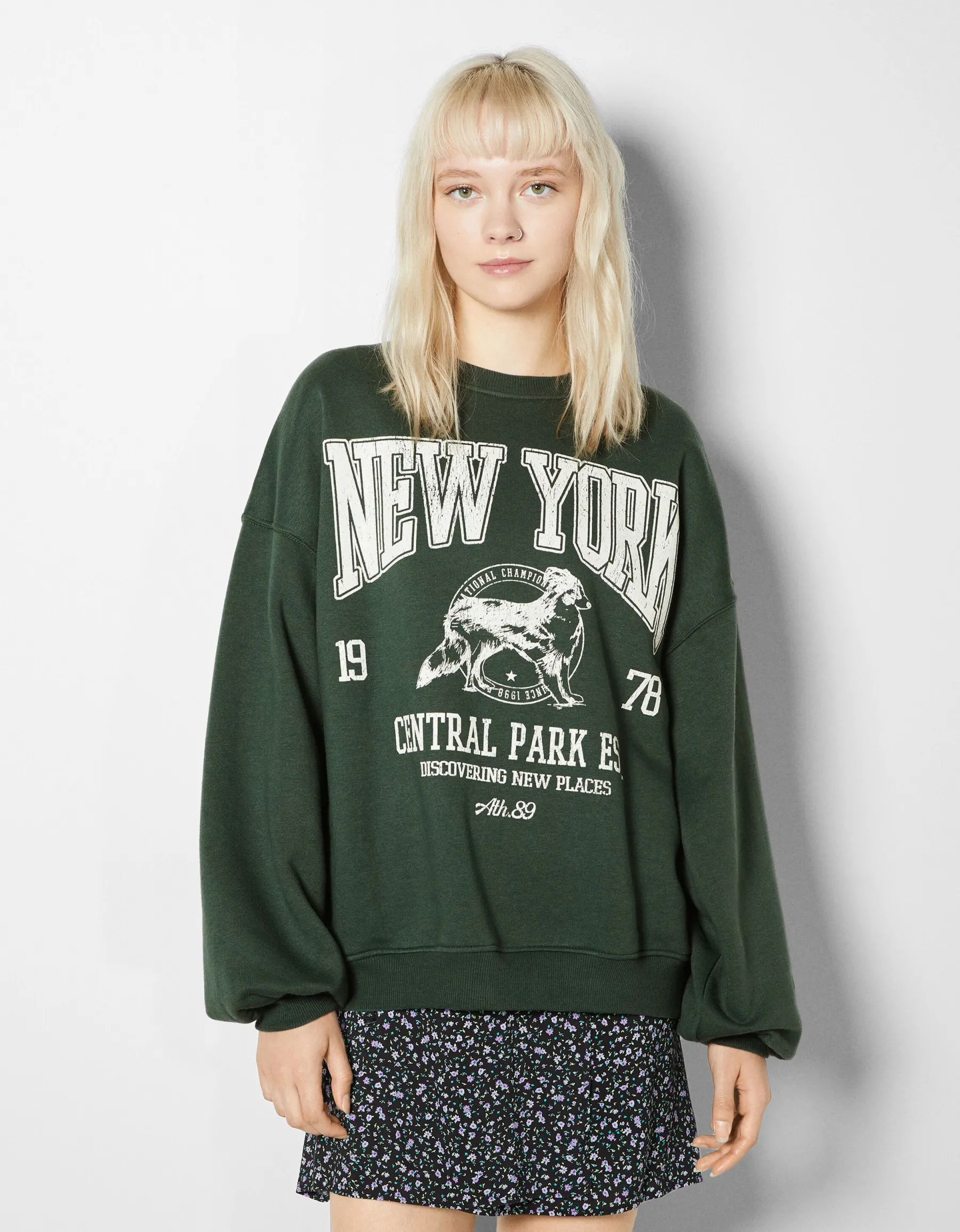 BERSHKA Sweat ample imprimé Écru Hot