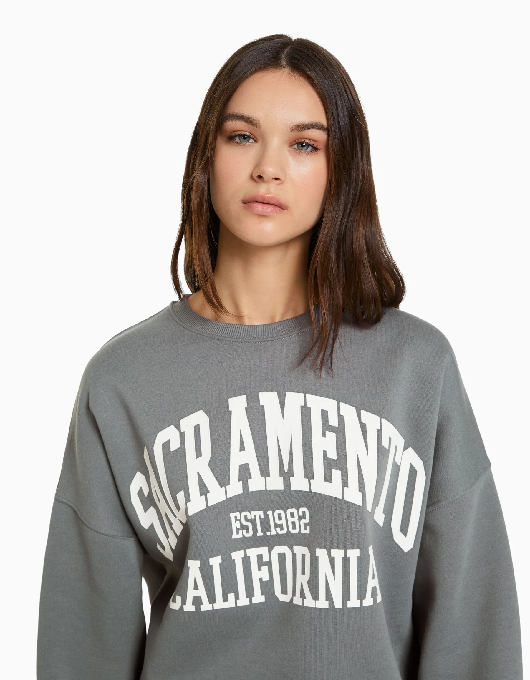 BERSHKA Sweat ample imprimé Bleu clair Clearance