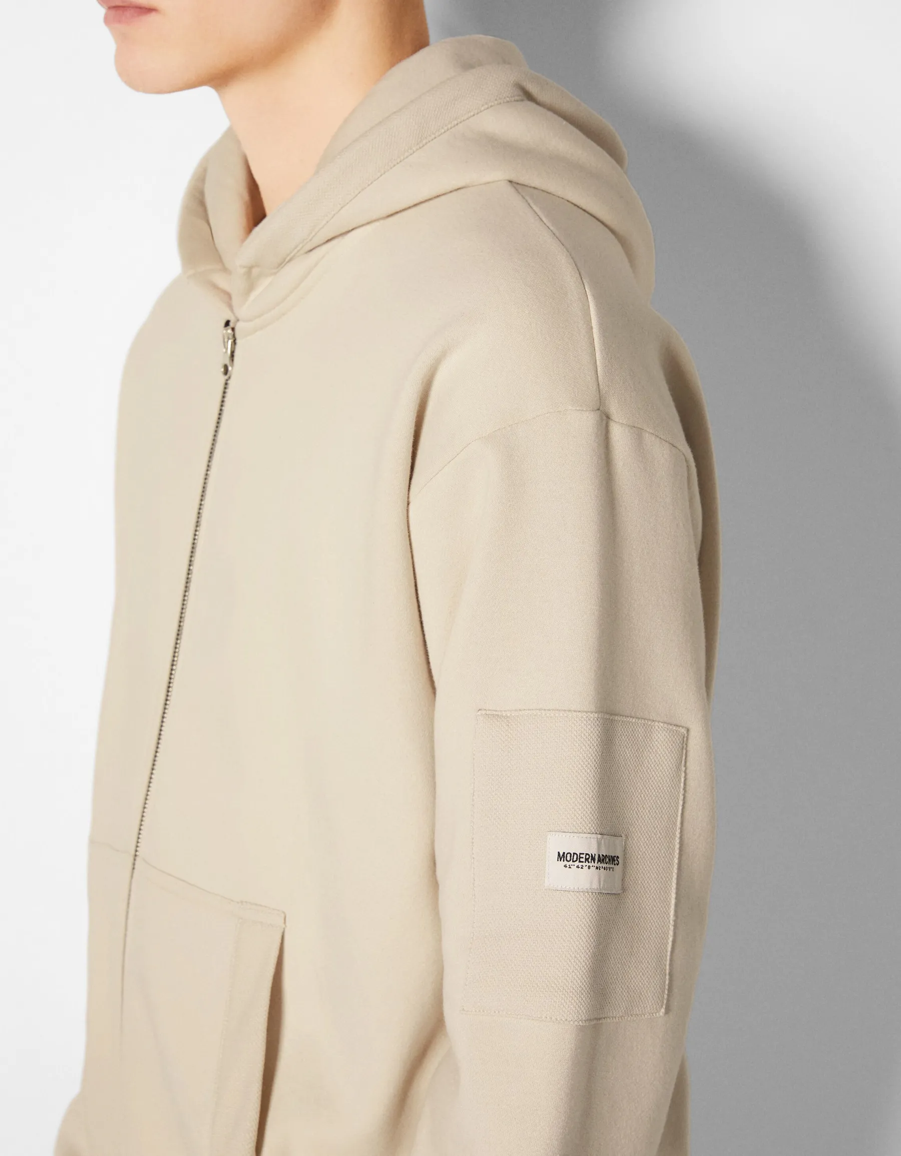 BERSHKA Sweat capuche zippé Pierre Cheap
