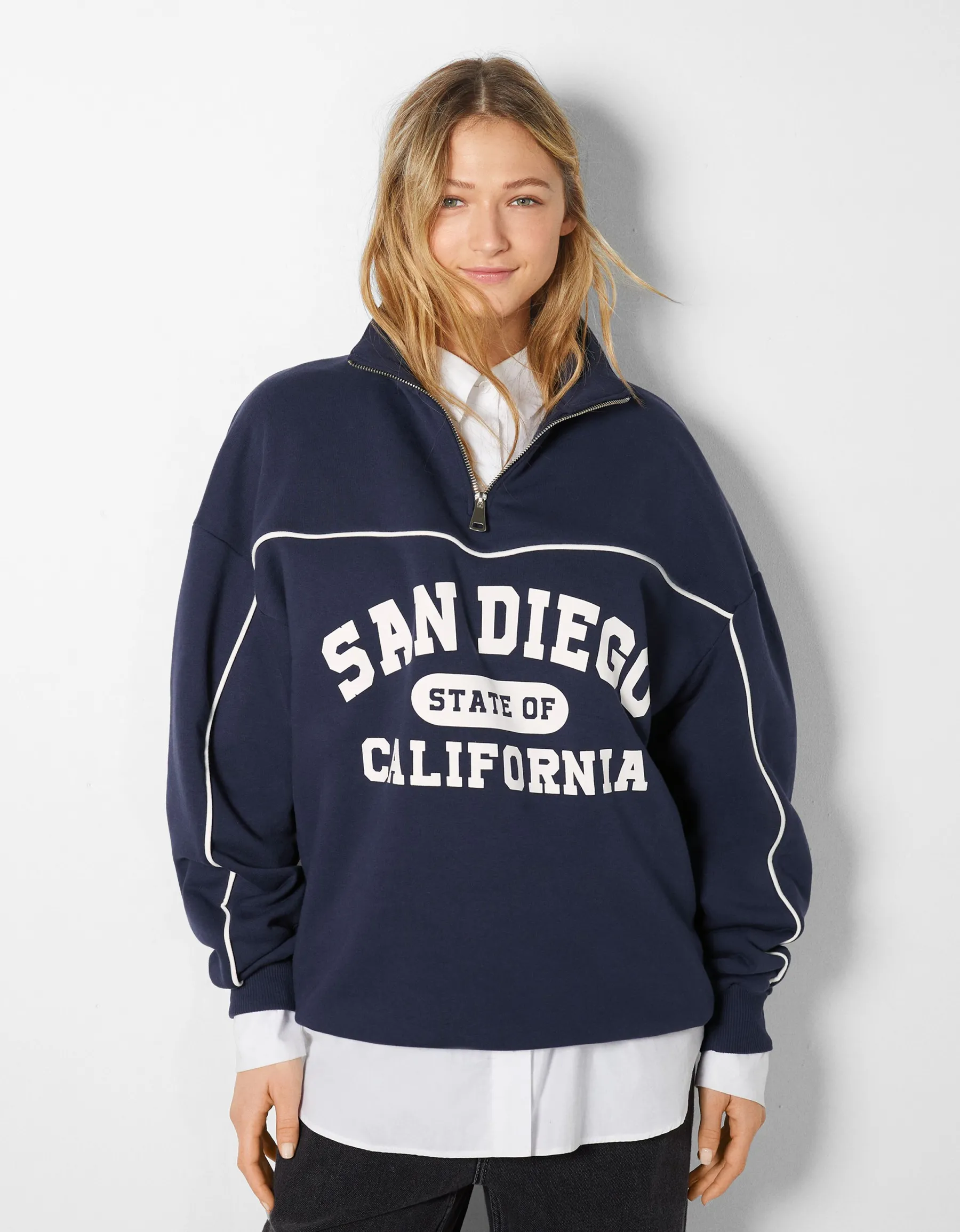 BERSHKA Sweat col montant zippé imprimé San Diego Bleu foncé Clearance