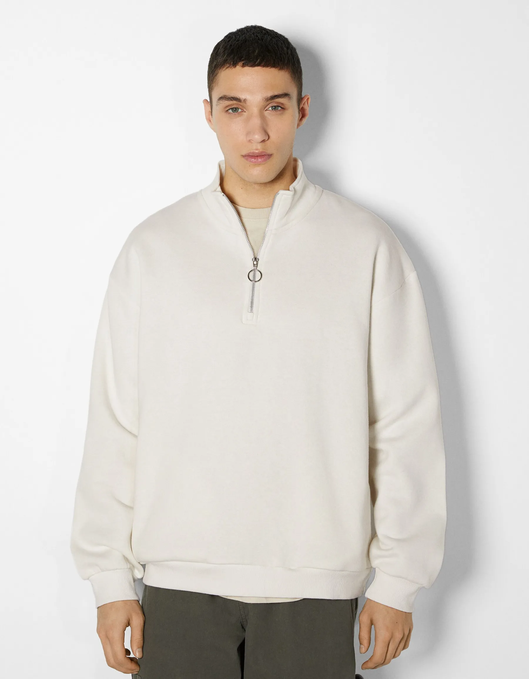 BERSHKA Sweat oversize col montant Blanc cassé Flash Sale