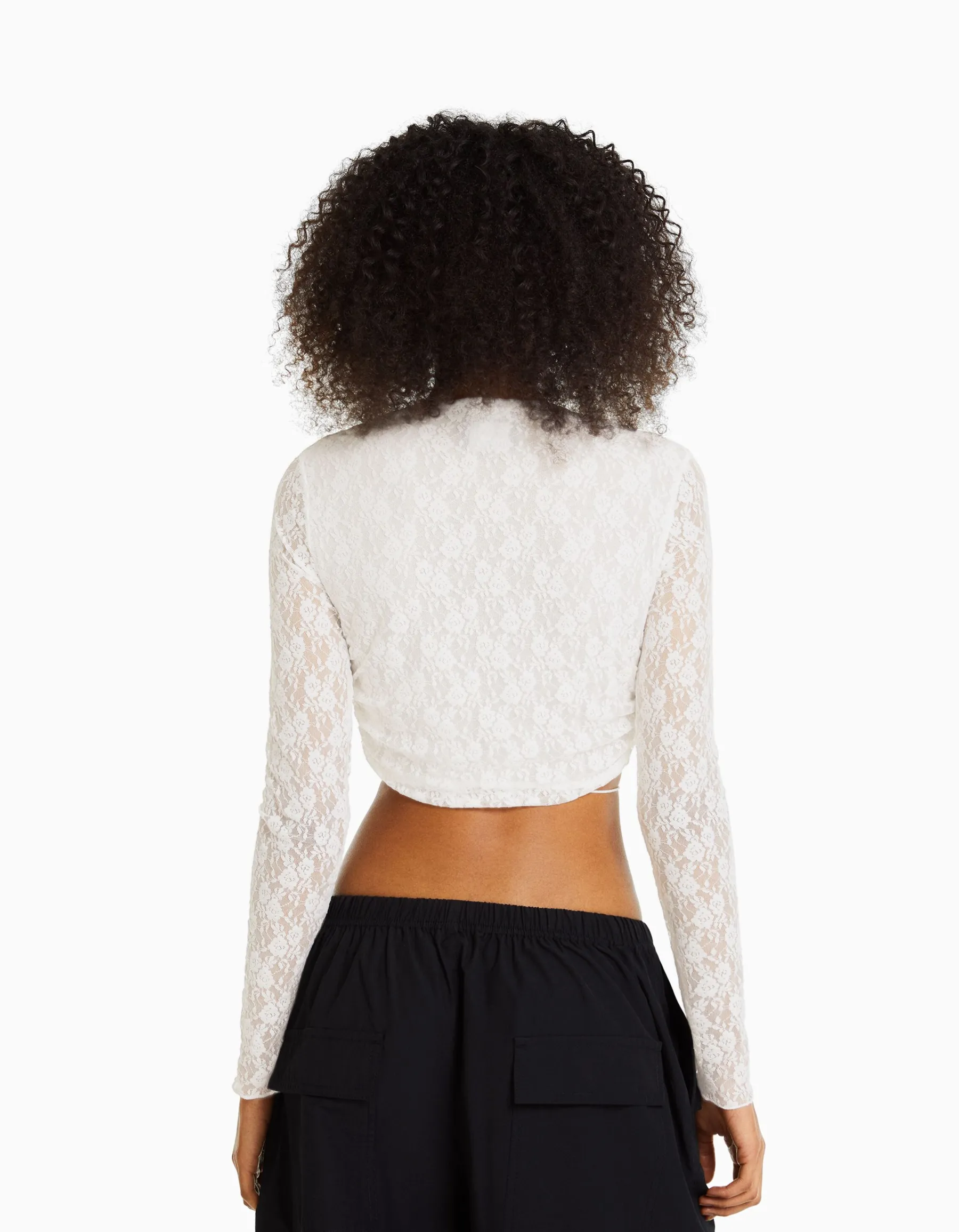 BERSHKA Top manches longues en dentelle décolleté croisé Écru Sale