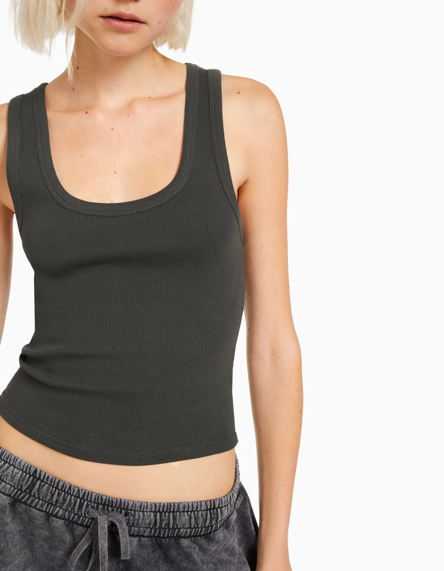 BERSHKA Top sans manches bord-côte Gris Best