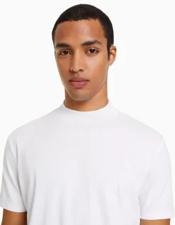 BERSHKA T-shirt à manches courtes et col montant Blanc Hot