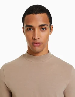 BERSHKA T-shirt à manches courtes et col montant Marron Cheap