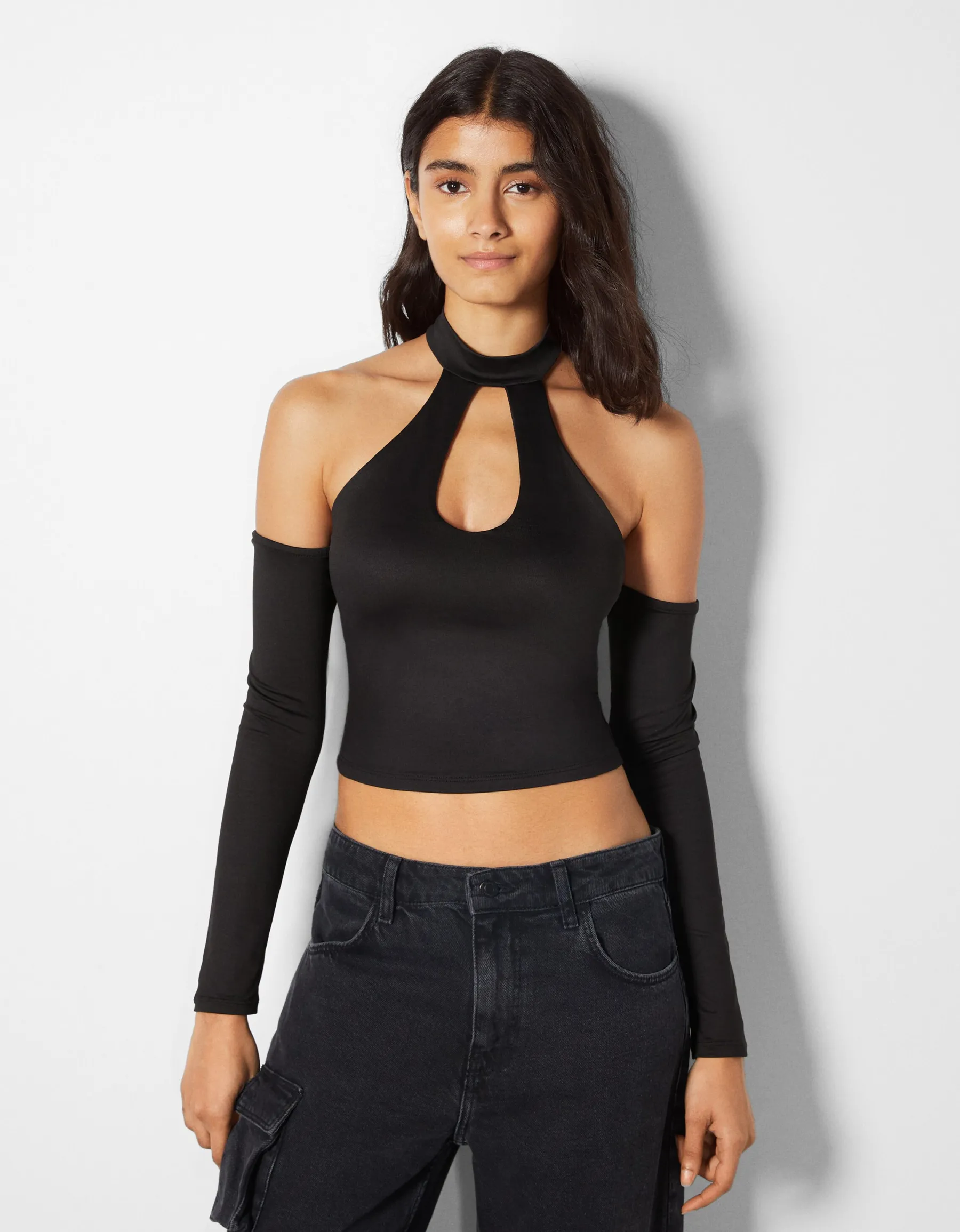 BERSHKA T-shirt à manches longues cut out Noir Discount