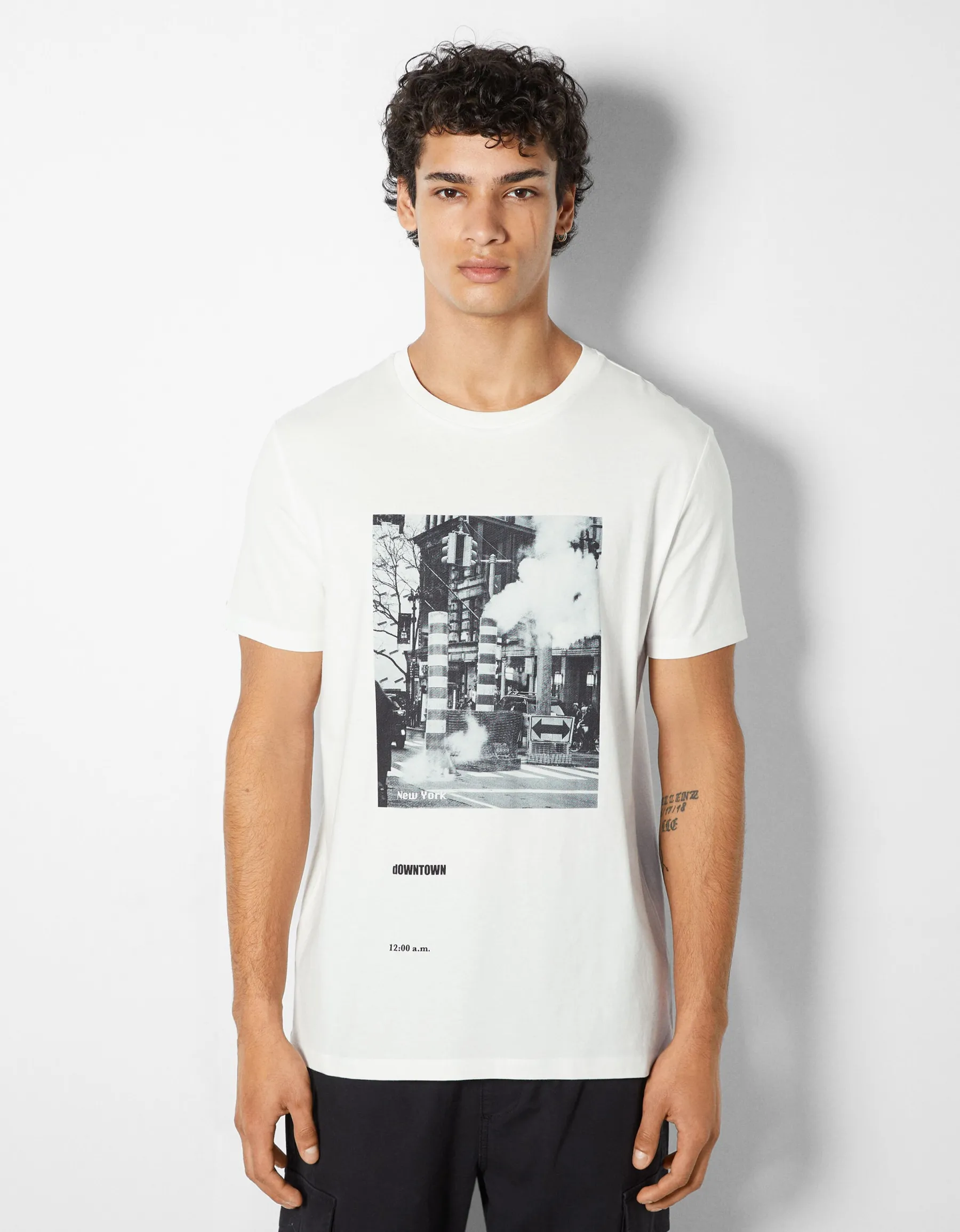 BERSHKA T-shirt manches courtes imprimé photo Blanc cassé Clearance