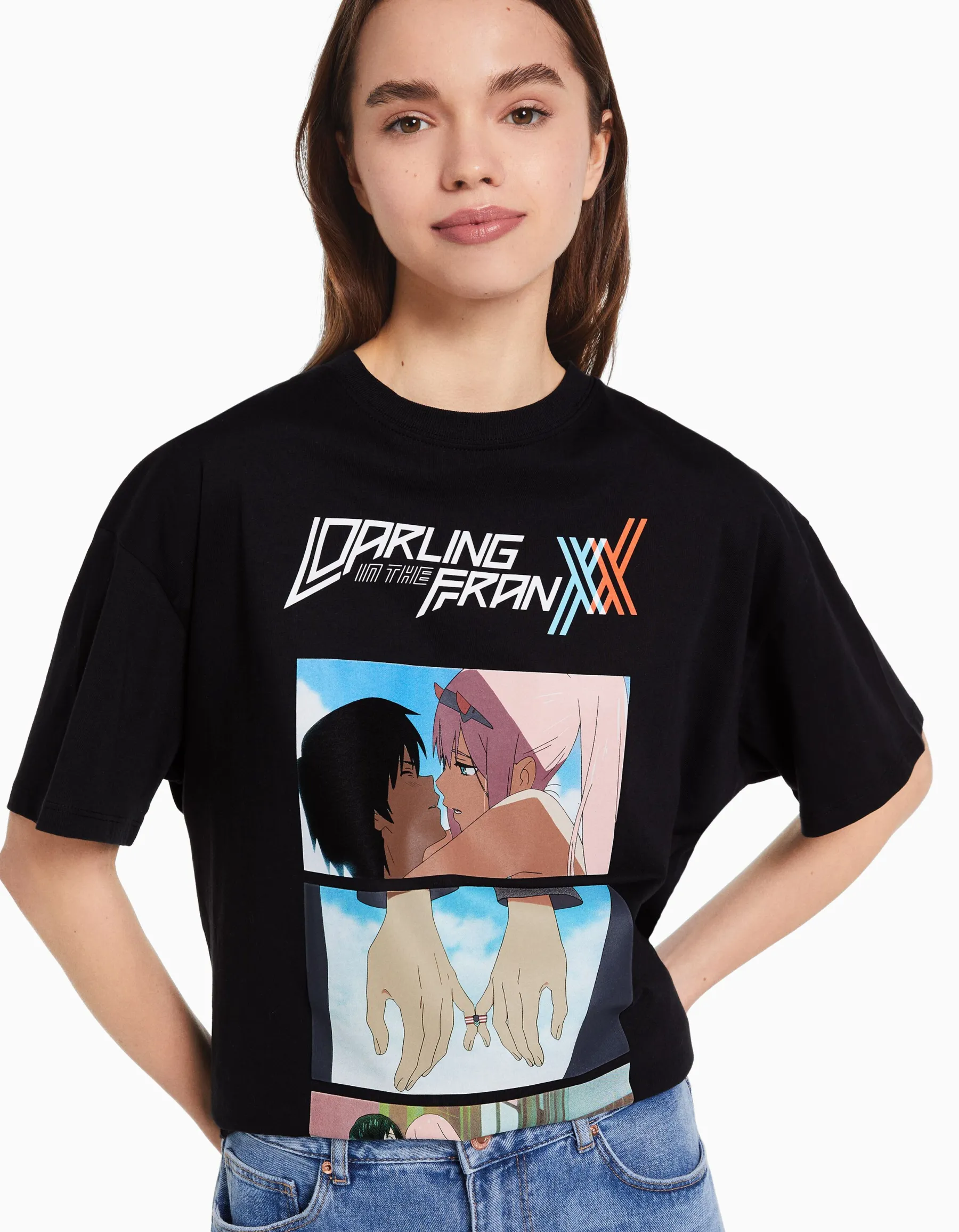 BERSHKA T-shirt manches courtes imprimé Darling in the Franxx Noir Online