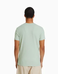 BERSHKA T-shirt manches courtes muscle fit maille côtelée Blanc cassé Online