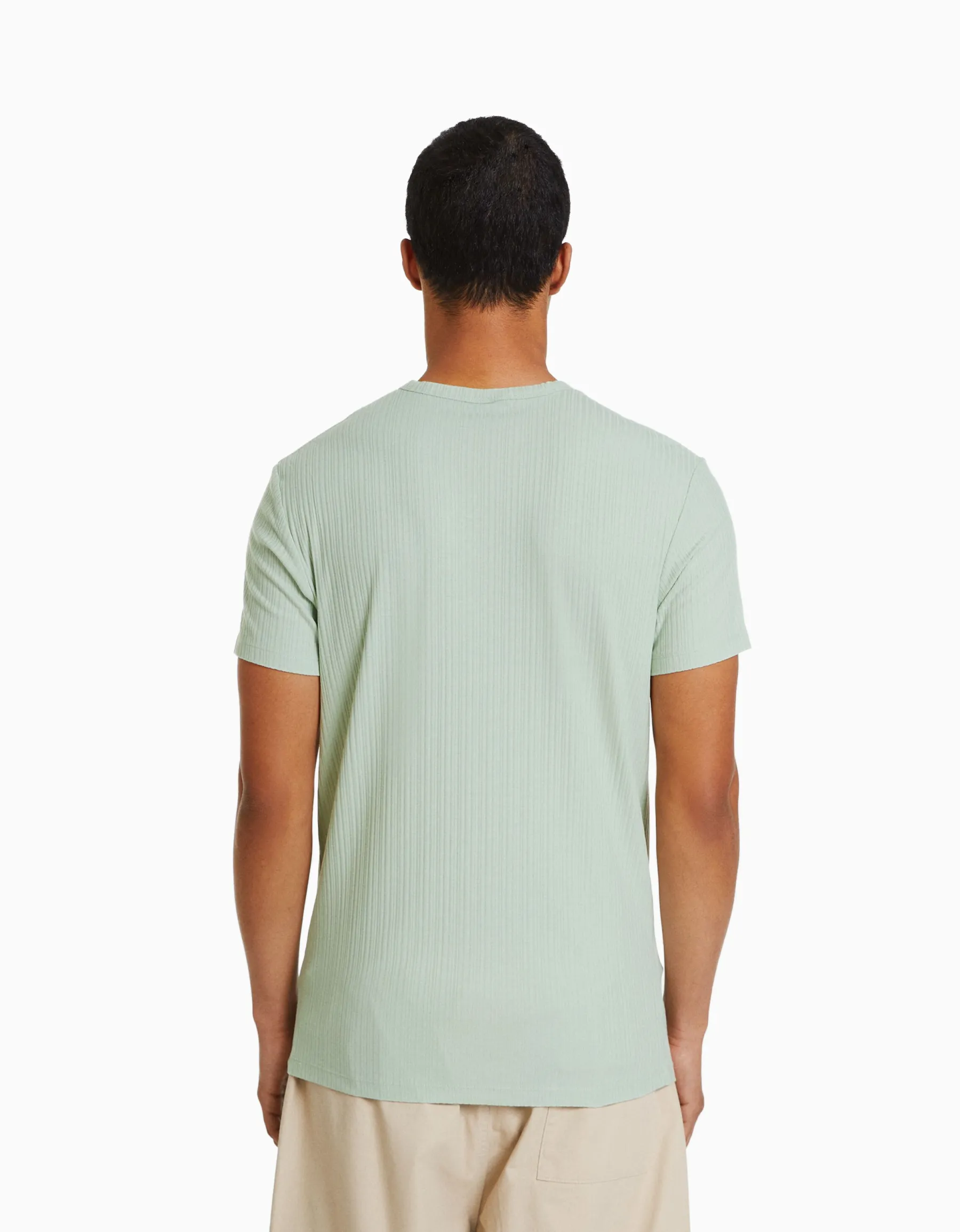 BERSHKA T-shirt manches courtes muscle fit maille côtelée Blanc cassé Online