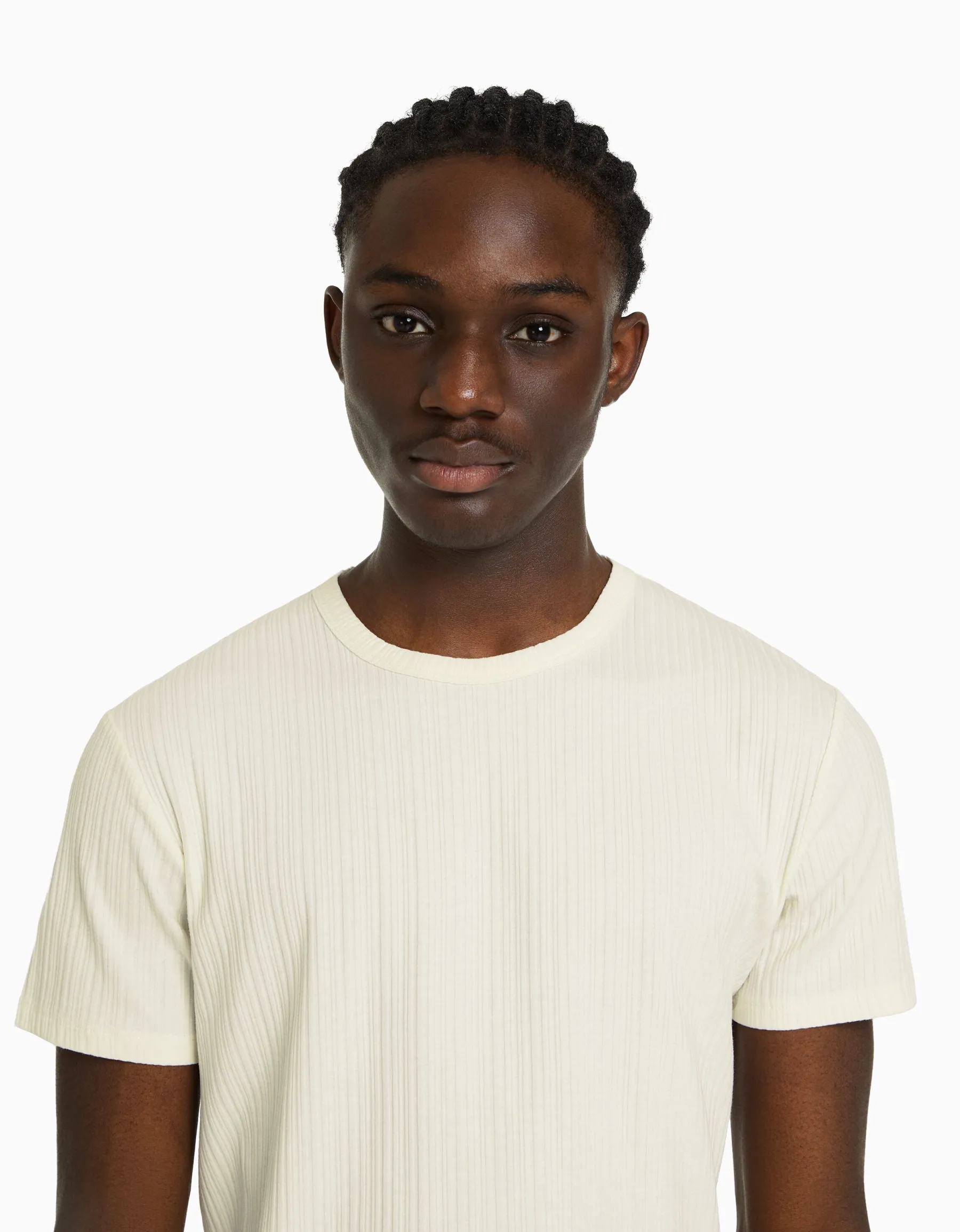 BERSHKA T-shirt manches courtes muscle fit maille côtelée Blanc cassé Store