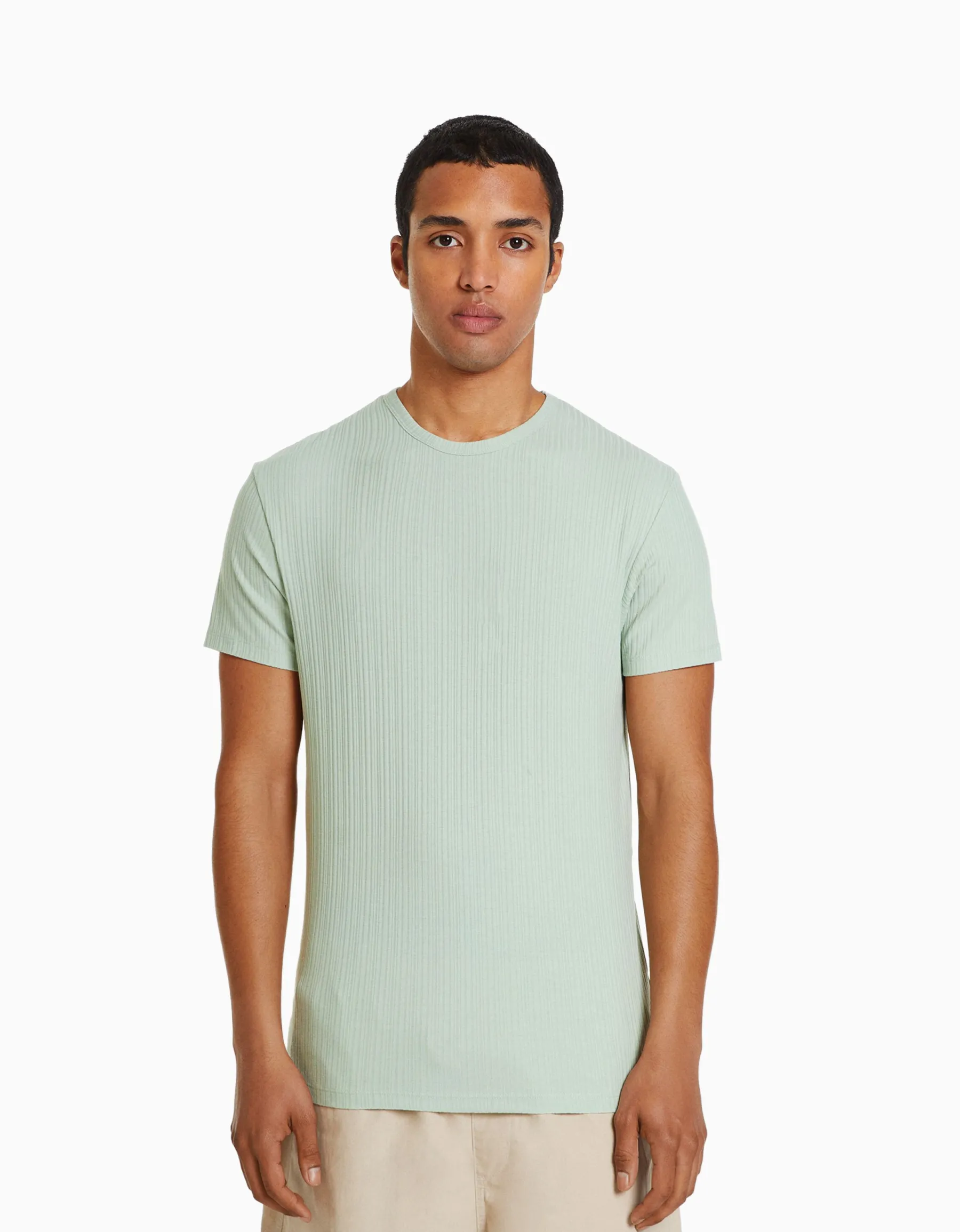 BERSHKA T-shirt manches courtes muscle fit maille côtelée Blanc cassé Hot