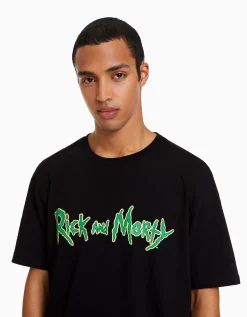 BERSHKA T-shirt manches courtes regular fit imprimé Rick et Morty Noir Cheap
