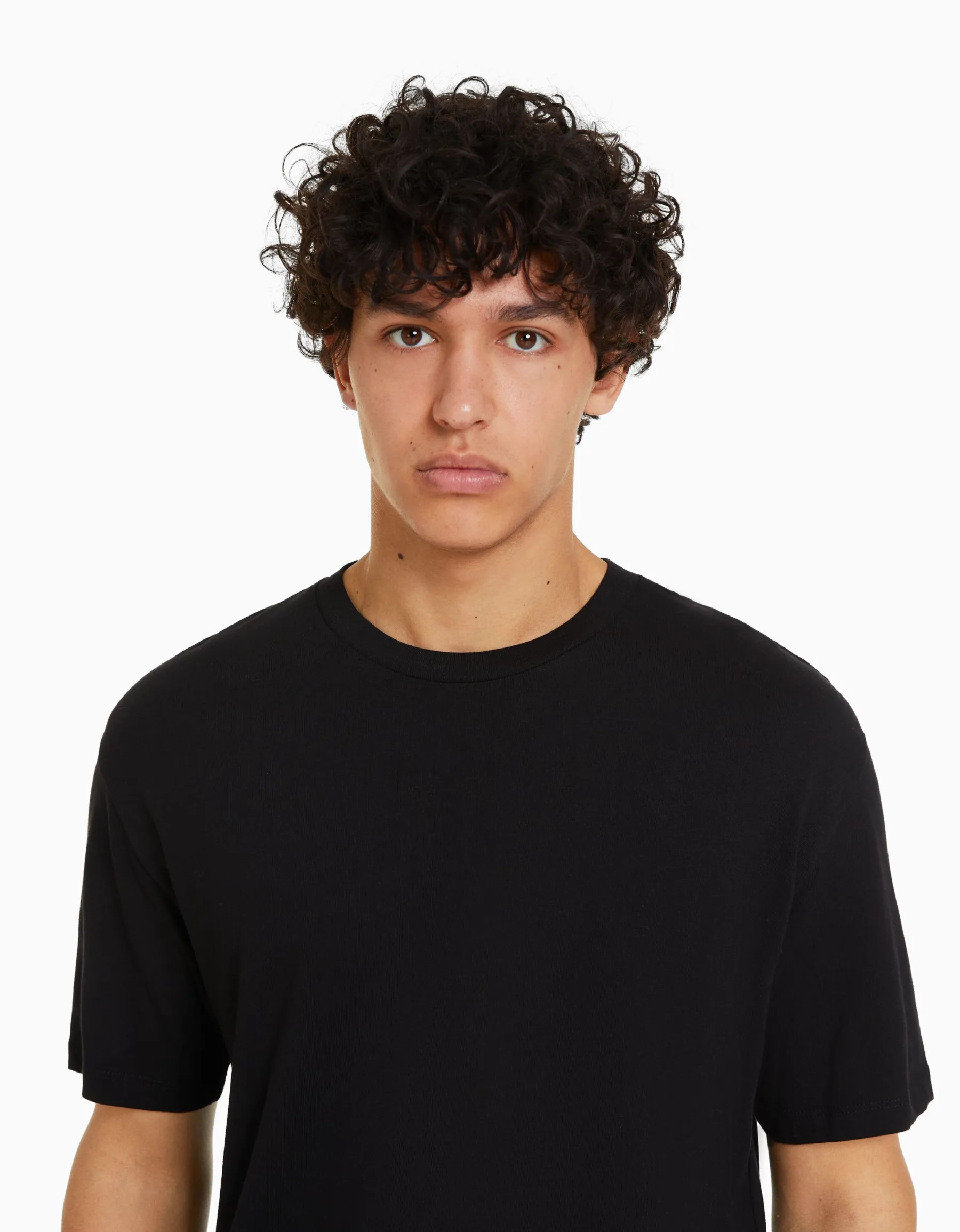 BERSHKA T-shirt manches courtes regular fit Noir Outlet
