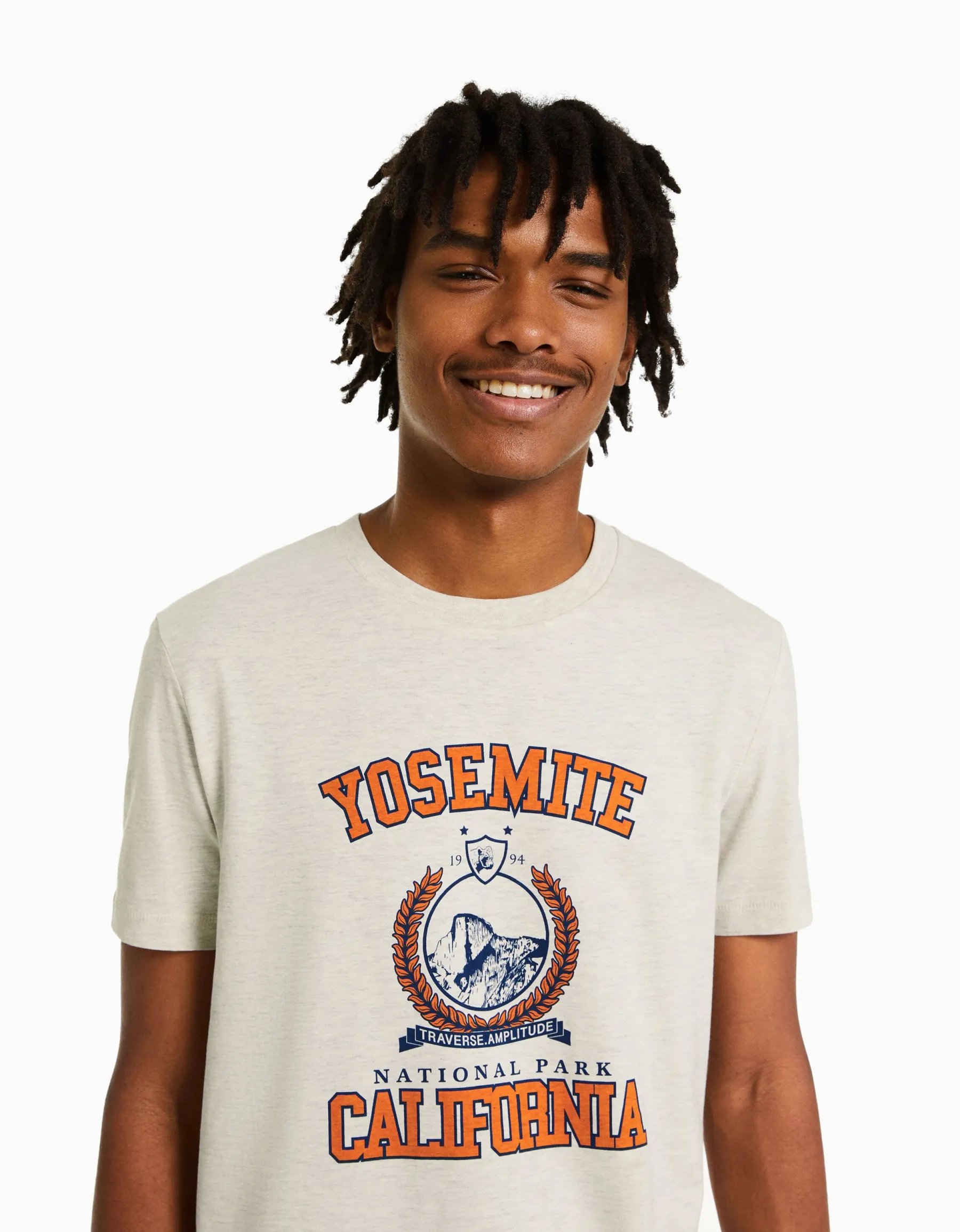 BERSHKA T-shirt manches courtes regular fit imprimé Blanc Store