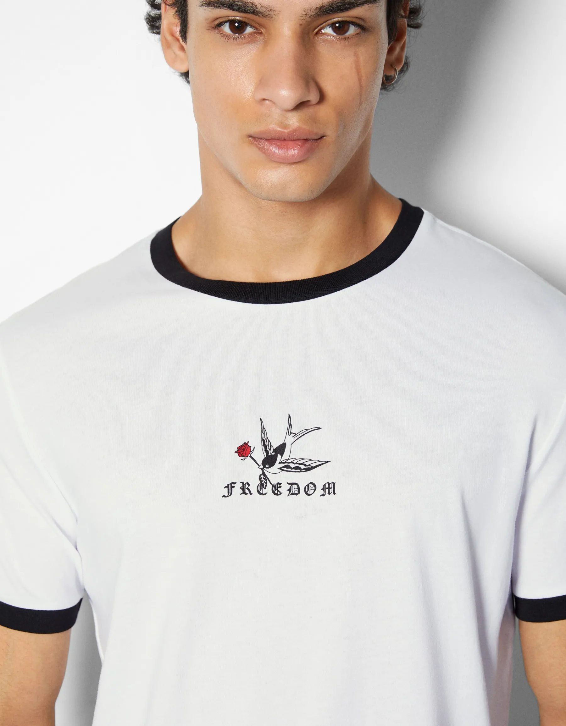 BERSHKA T-shirt manches courtes regular fit imprimé Blanc / Noir Fashion